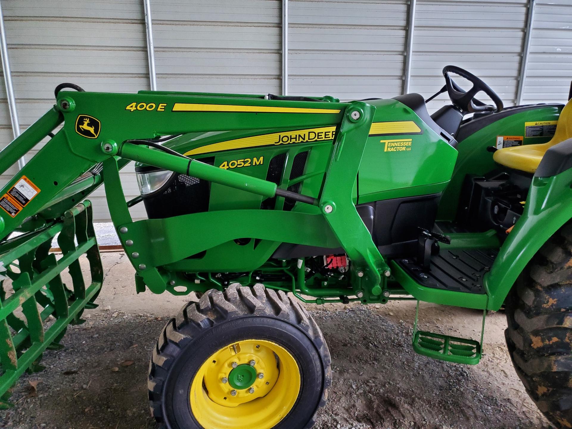 2022 John Deere 4052M