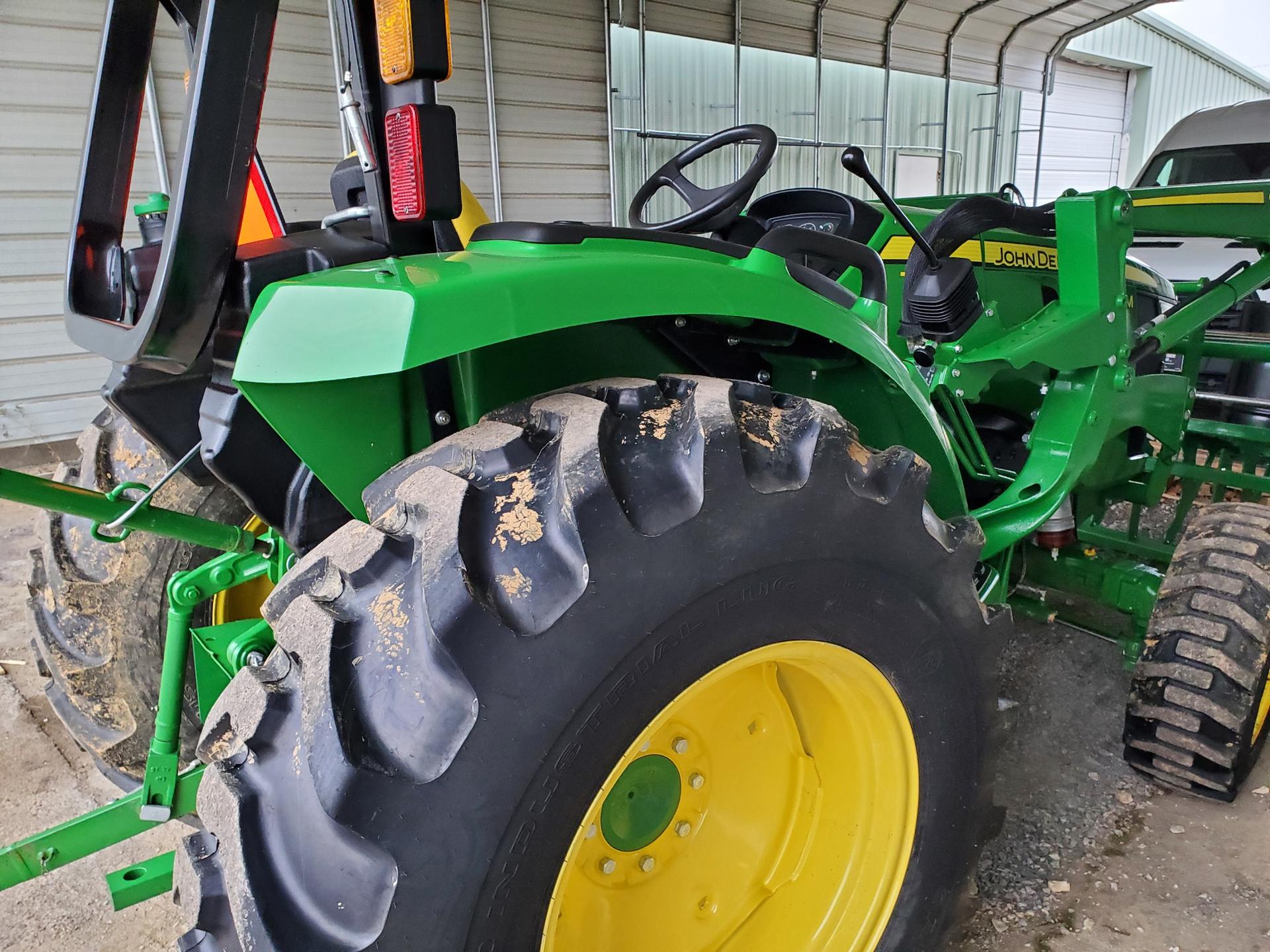 2022 John Deere 4052M