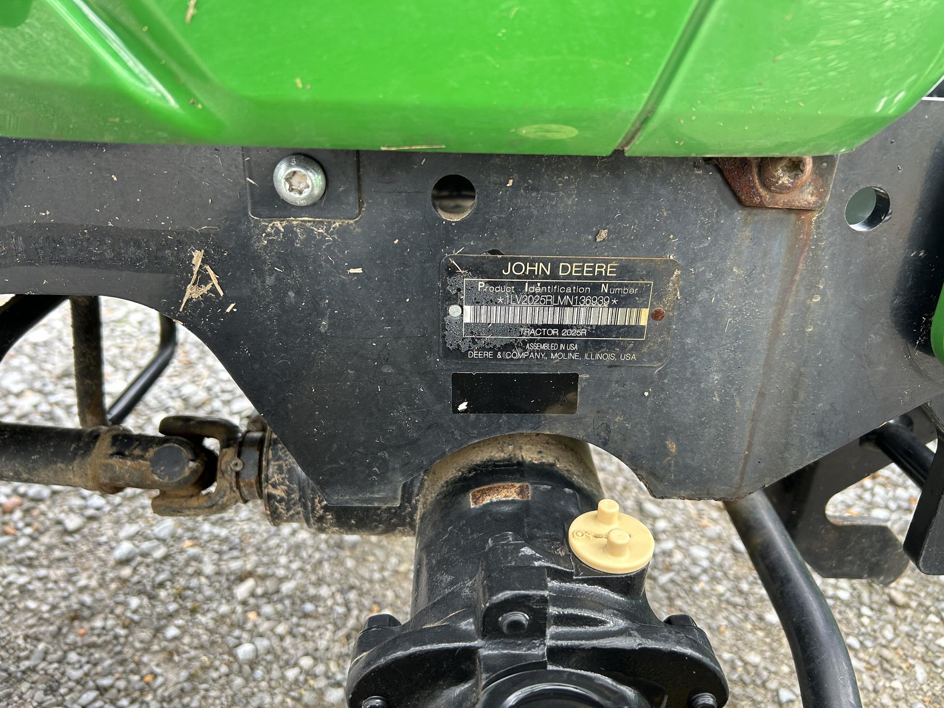 2021 John Deere 2025R Image