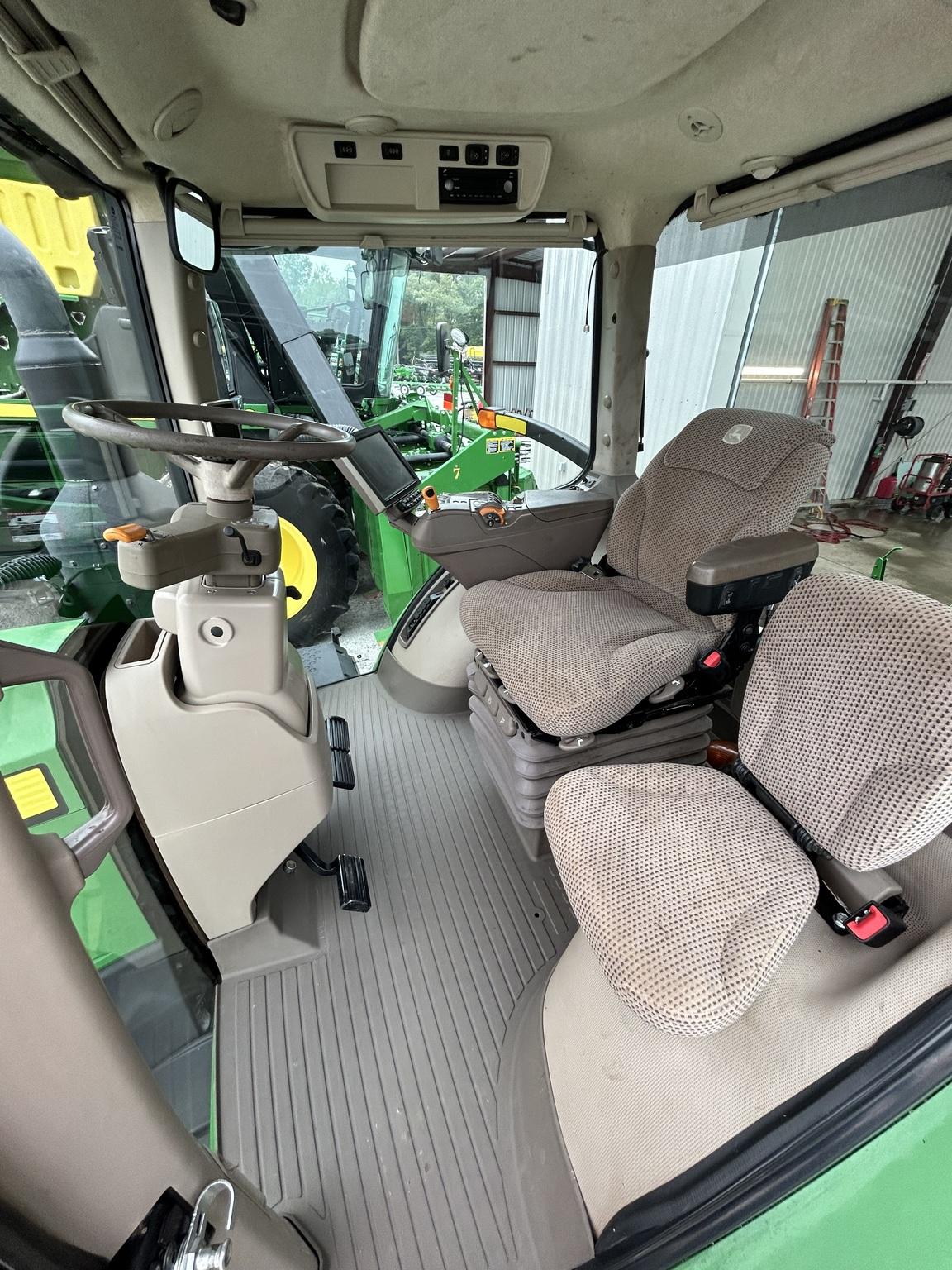 2018 John Deere 8320R