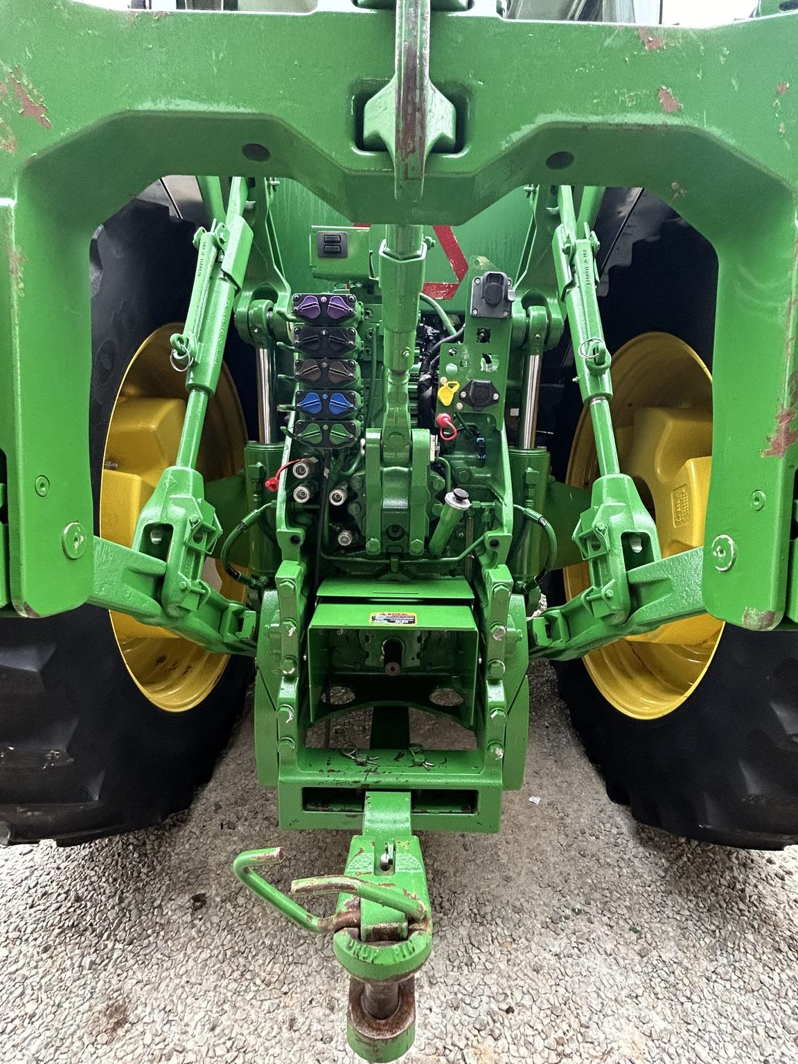 2018 John Deere 8320R