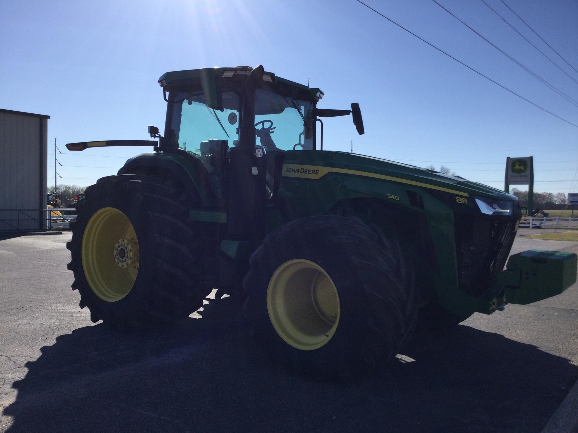 2023 John Deere 8R 340