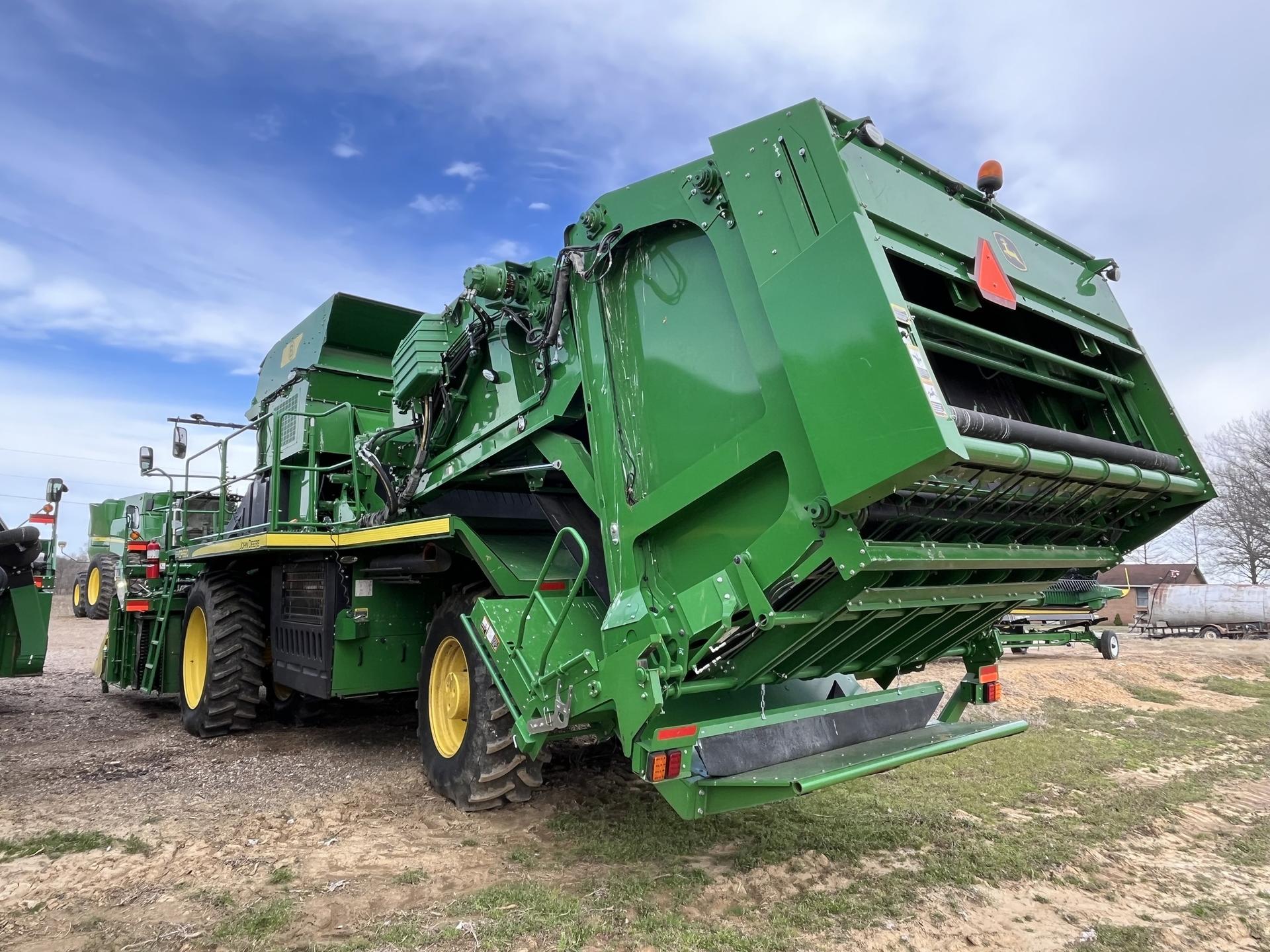 2021 John Deere CP690