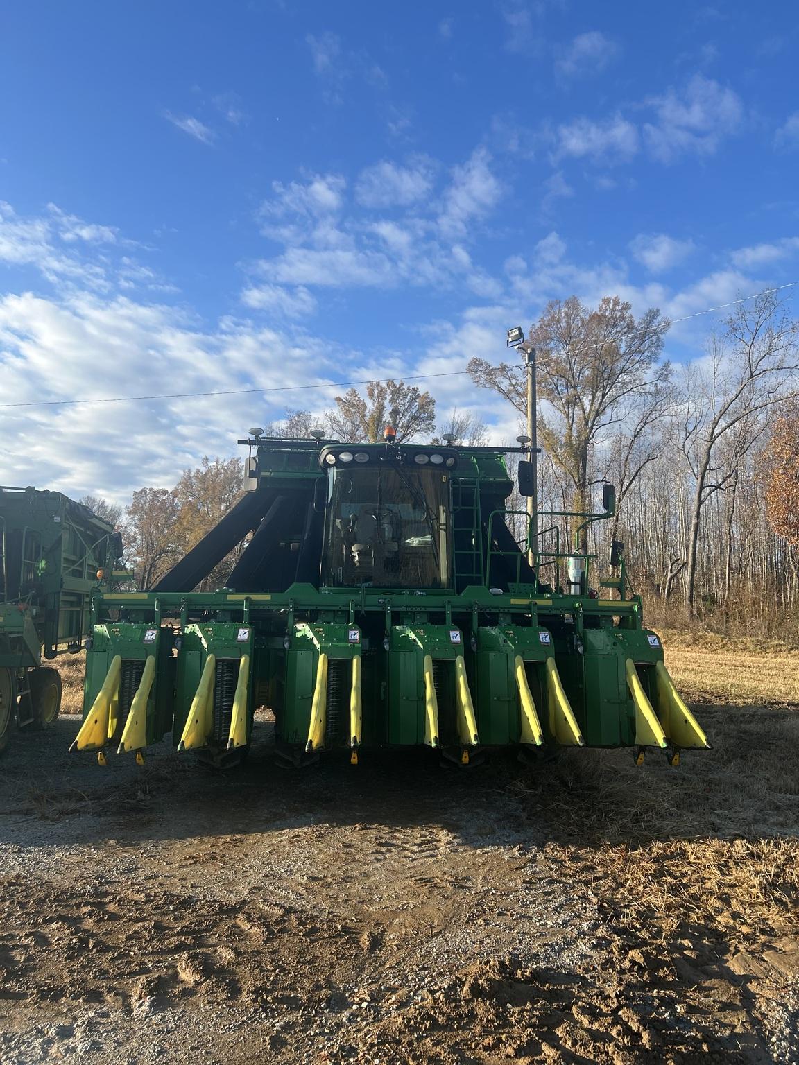 2021 John Deere CP690 Image