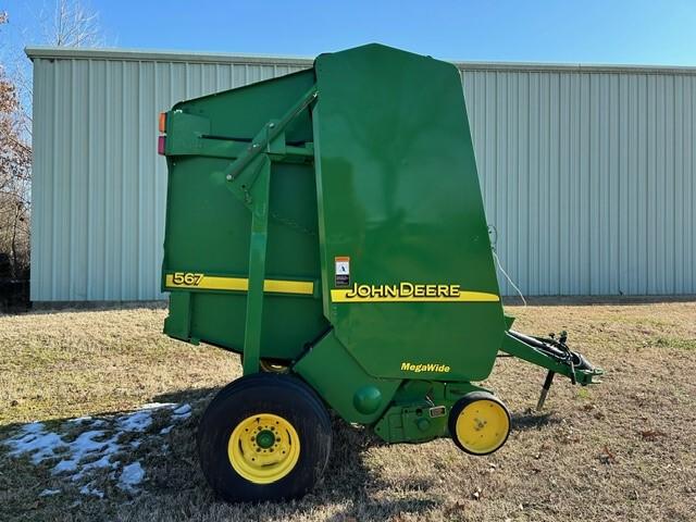 2005 John Deere 567 Image