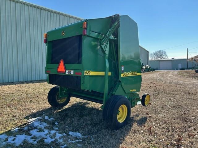 2005 John Deere 567 Image