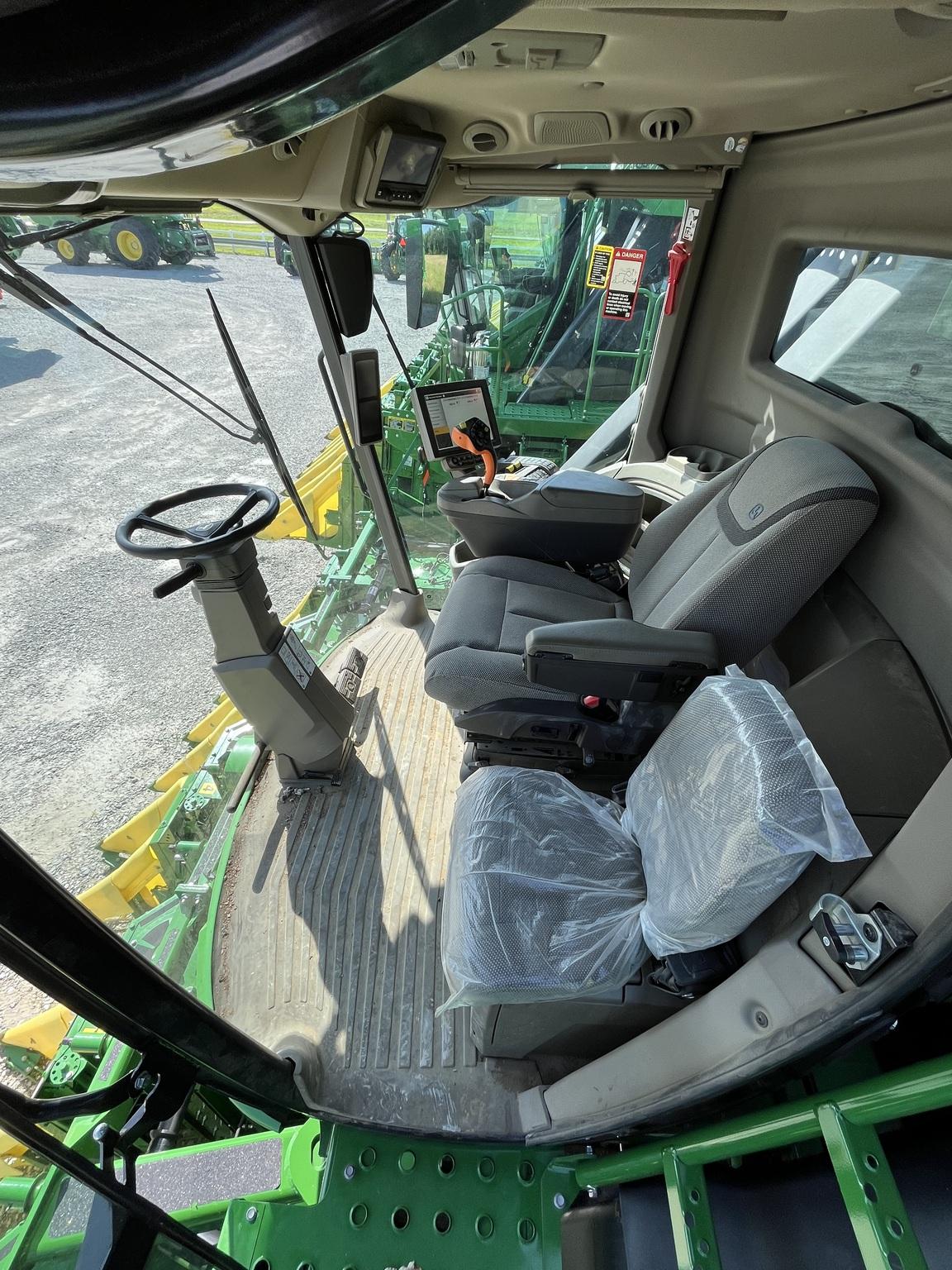 2023 John Deere CP770