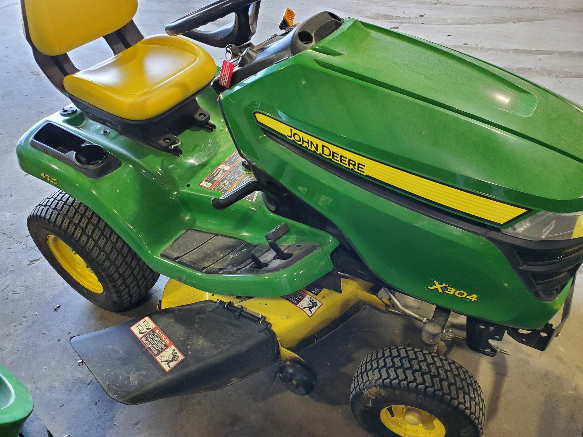 2014 John Deere X304