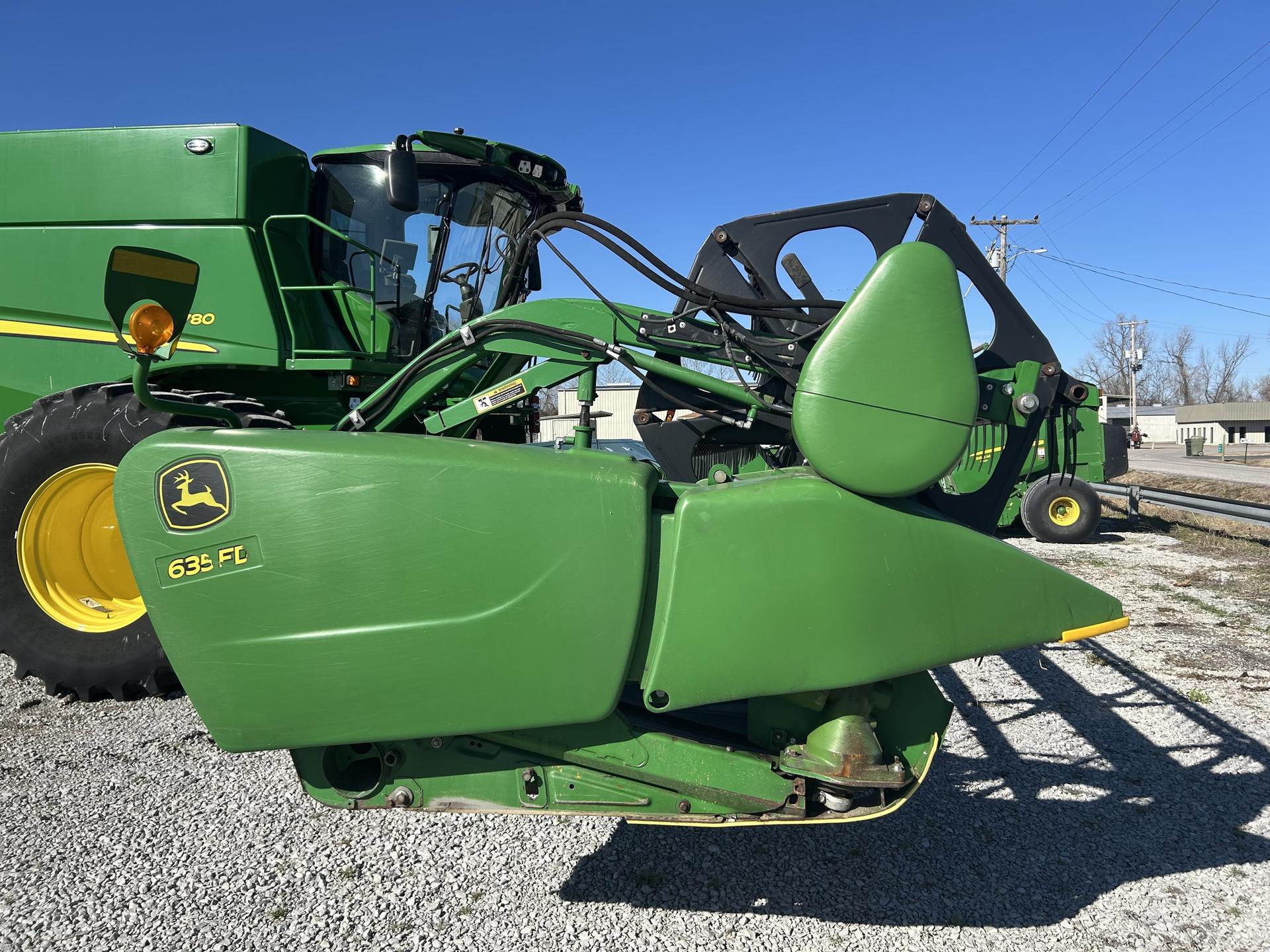 2012 John Deere 635FD Image