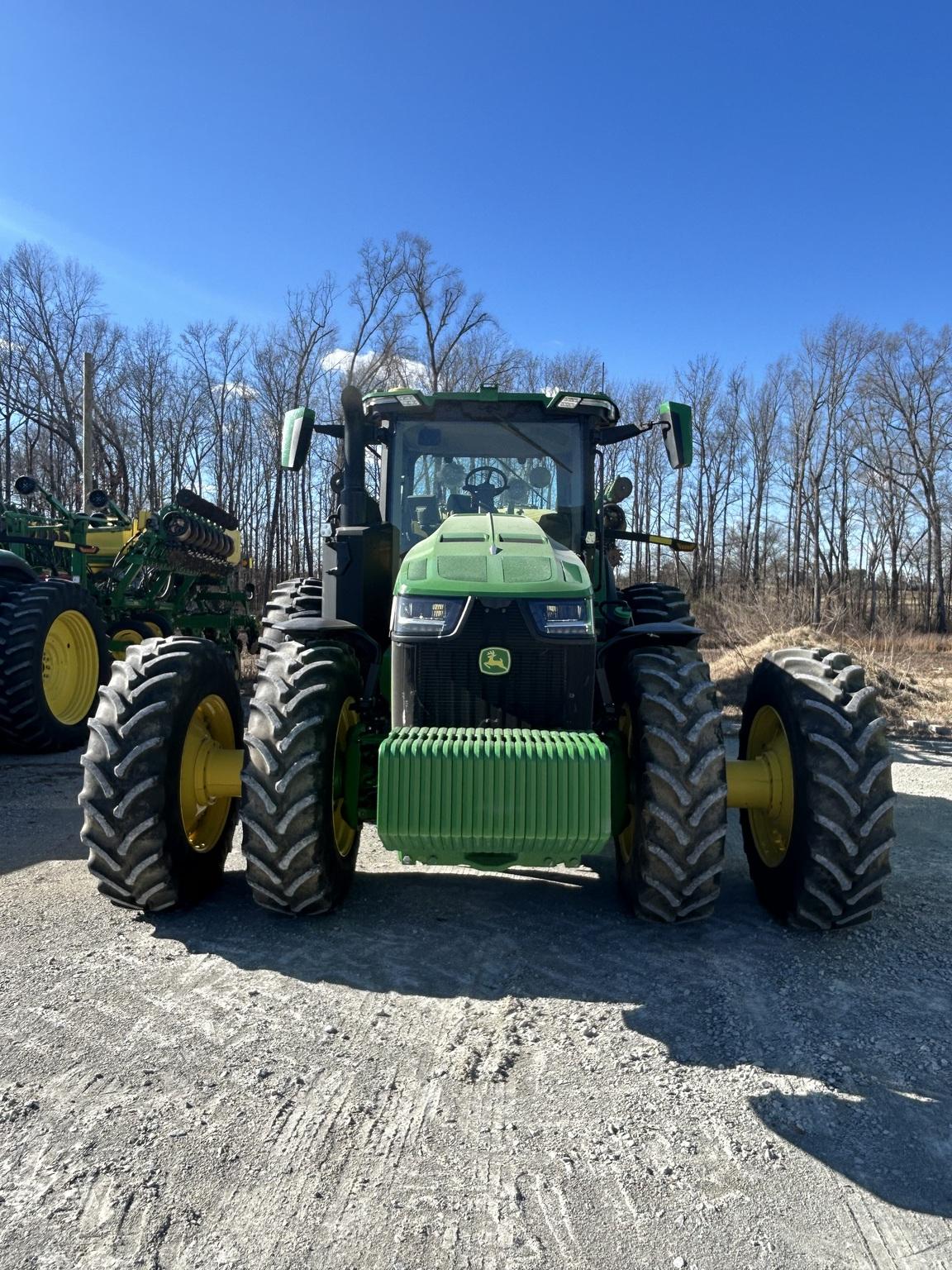 2022 John Deere 8R 230 Image