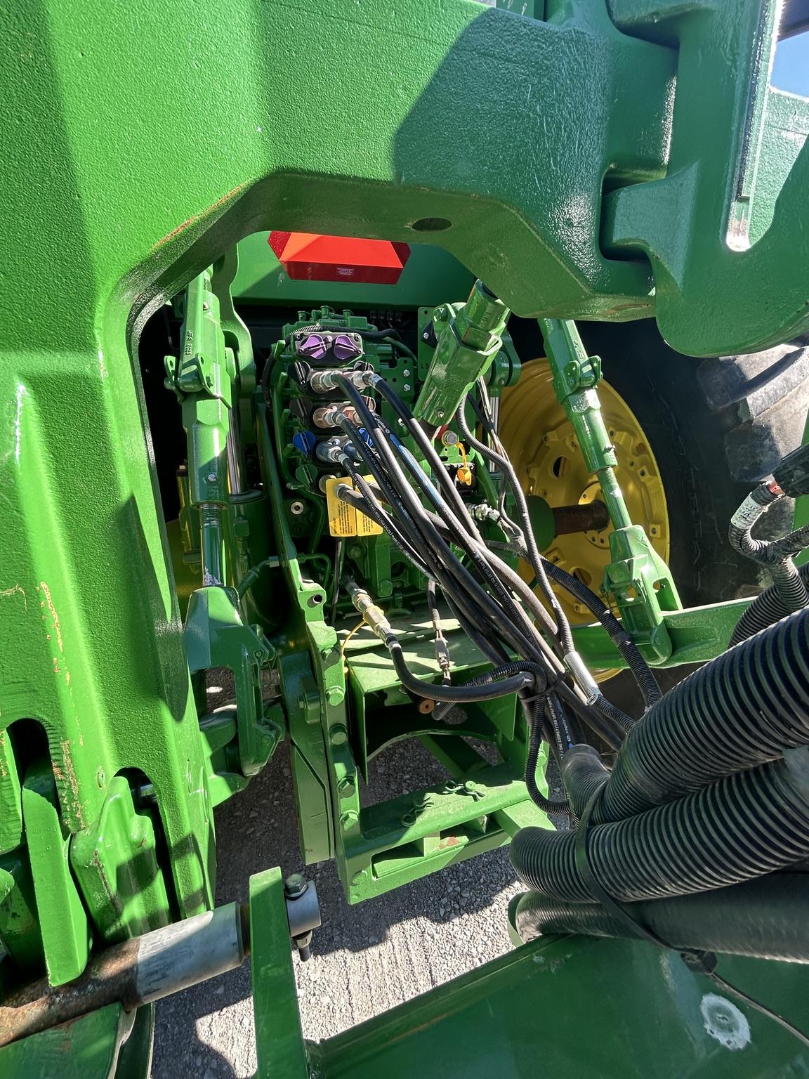 2022 John Deere 8R 230 Image