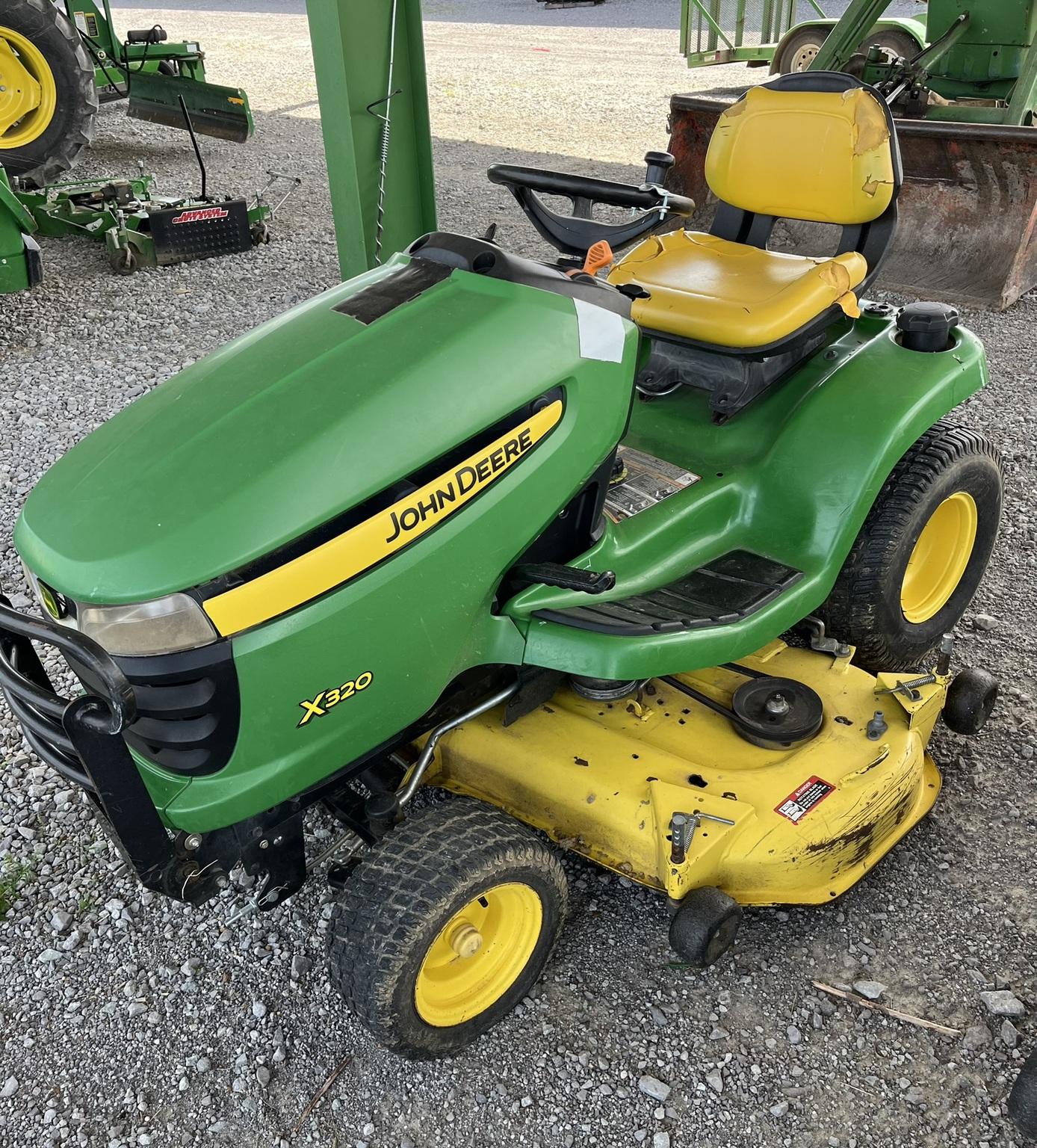 2013 John Deere X320 Image