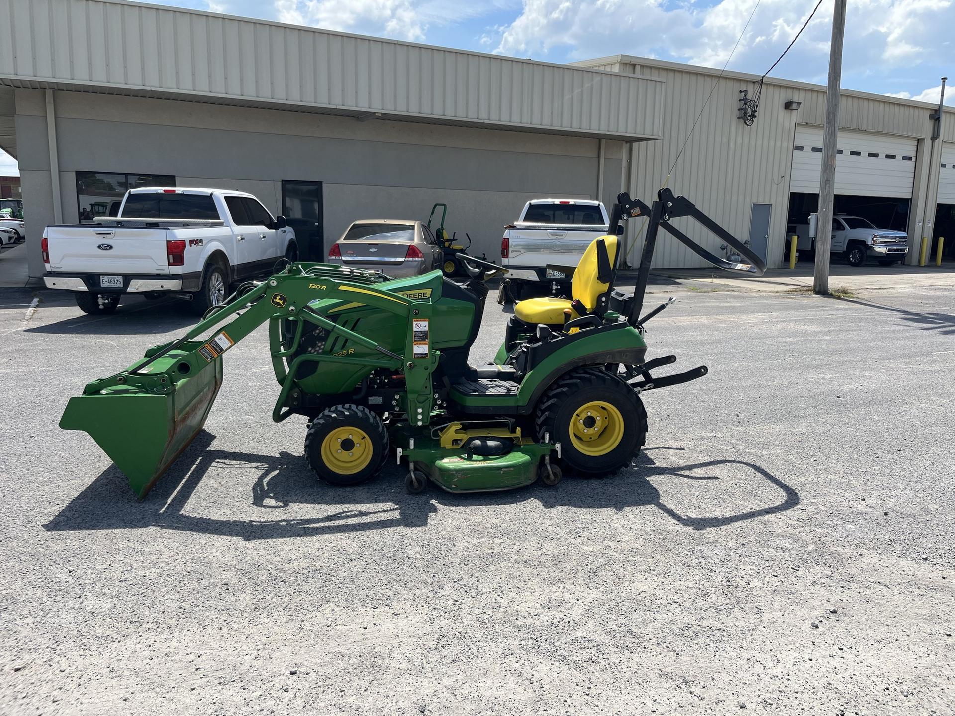 2021 John Deere 1025R