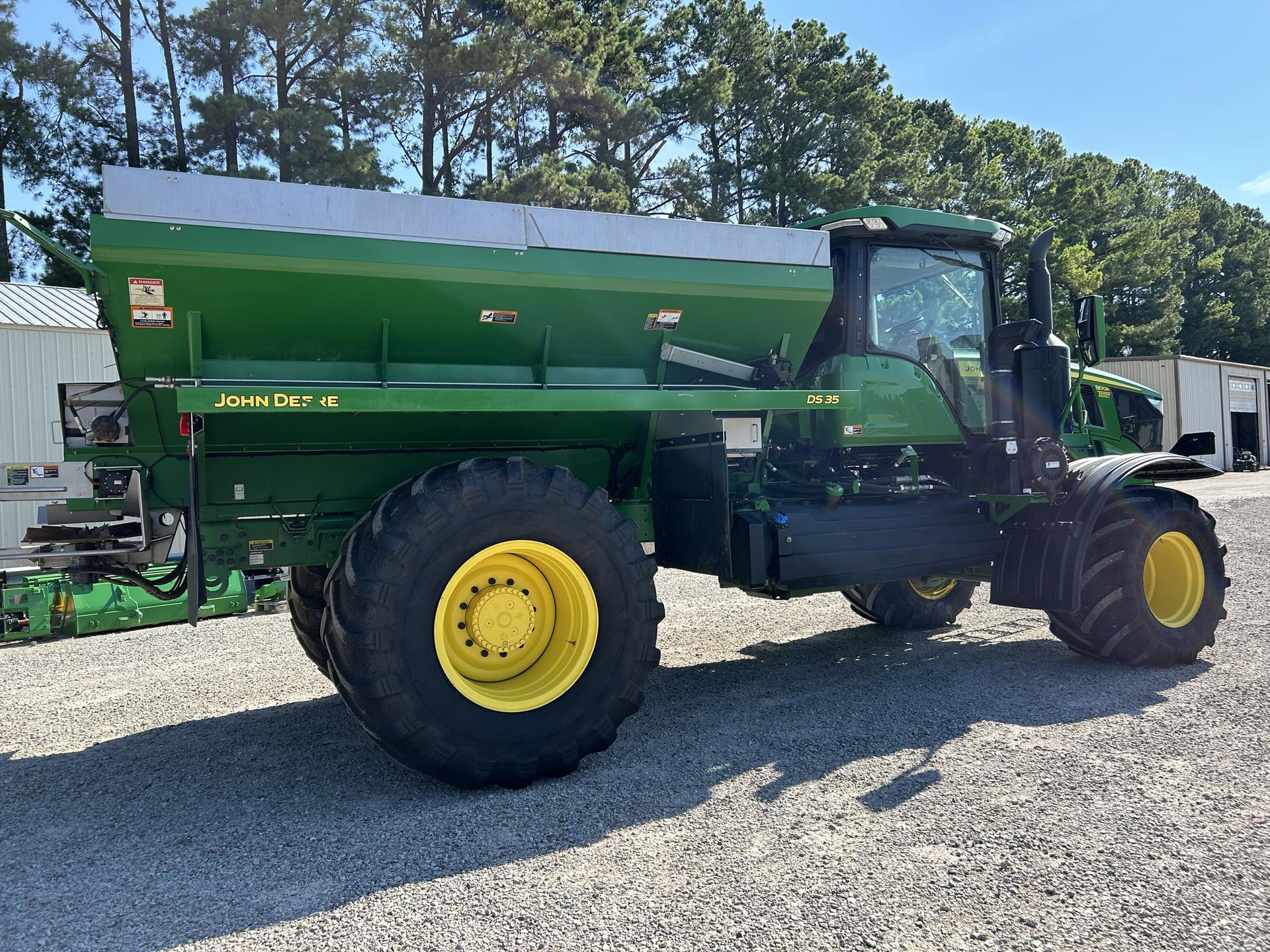 2022 John Deere 800R