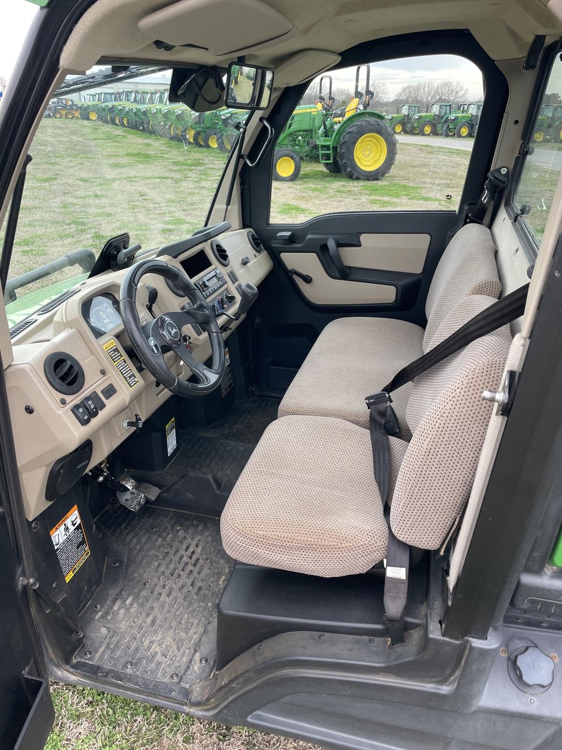 2018 John Deere XUV835R - Tennessee Tractor