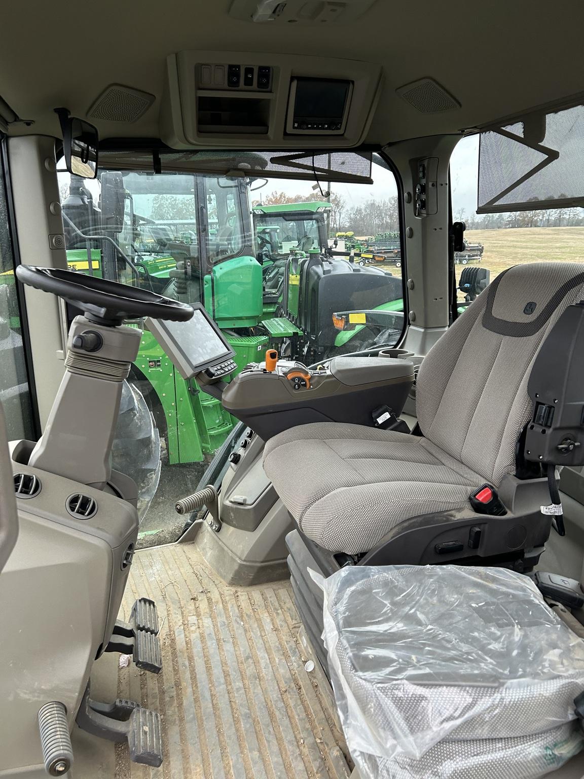 2023 John Deere 8R 340 Image