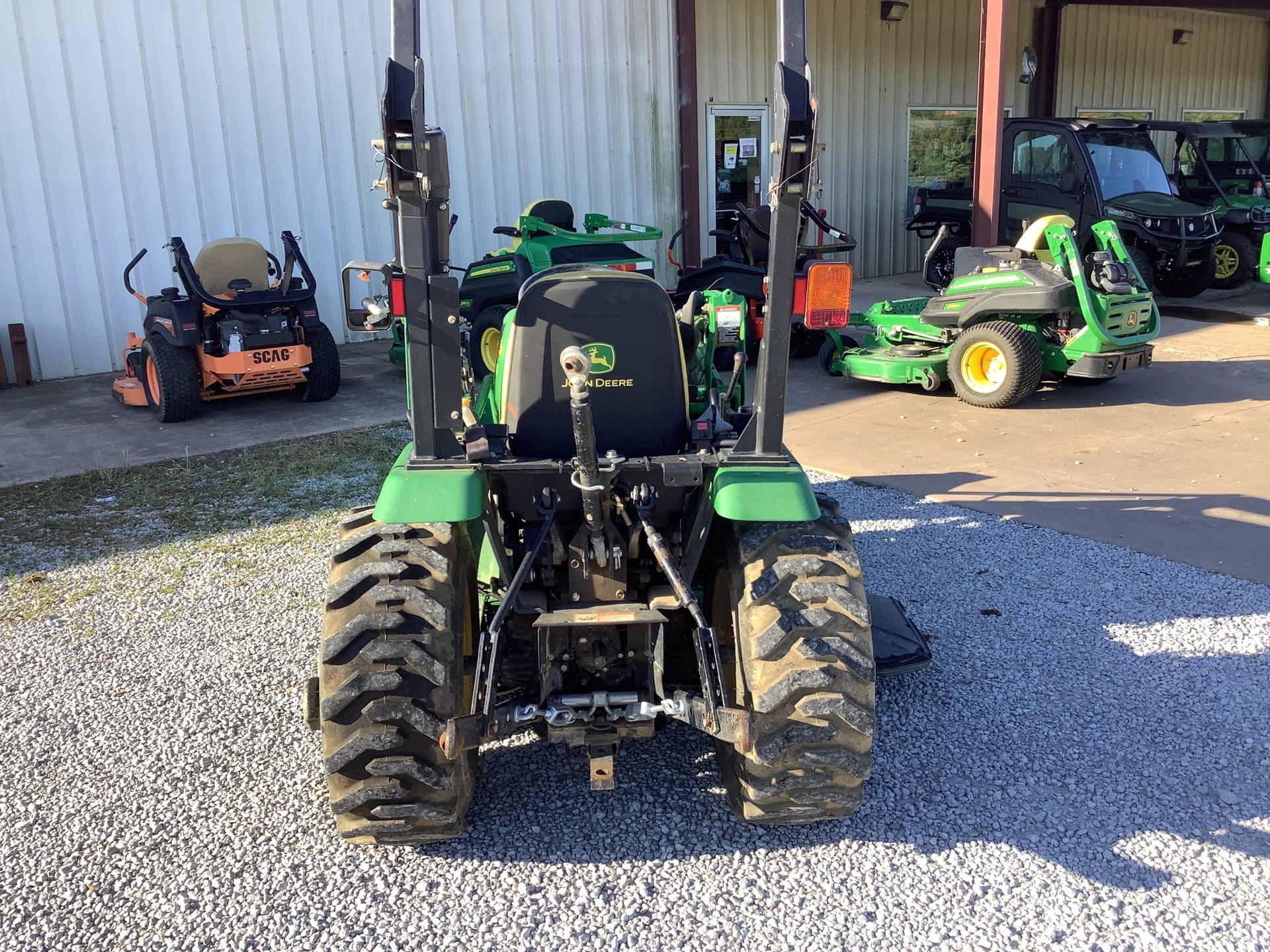 2009 John Deere 2320