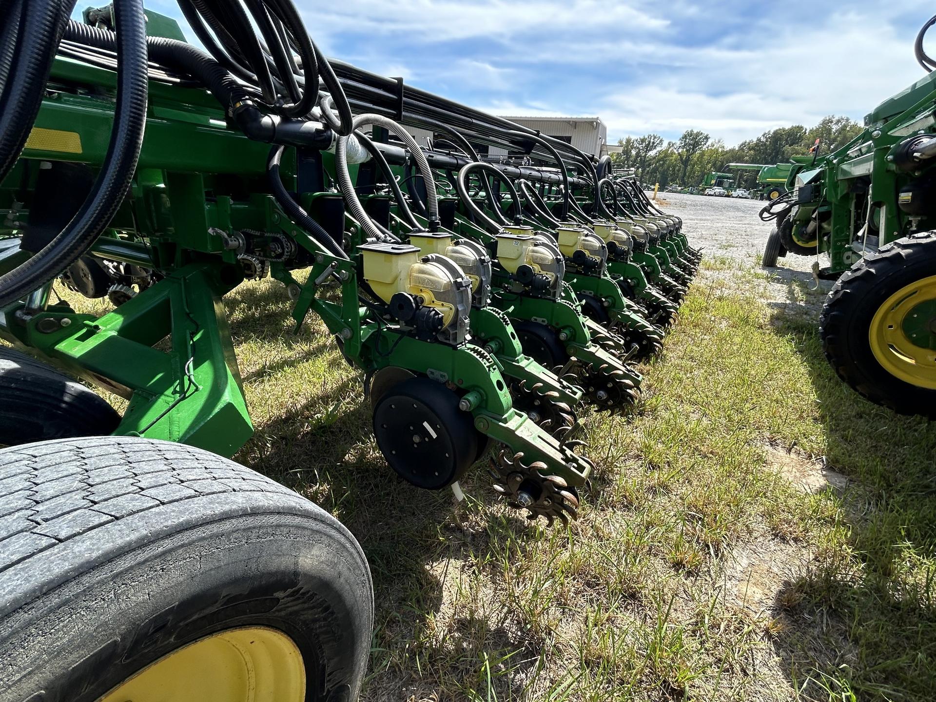 2011 John Deere DB60