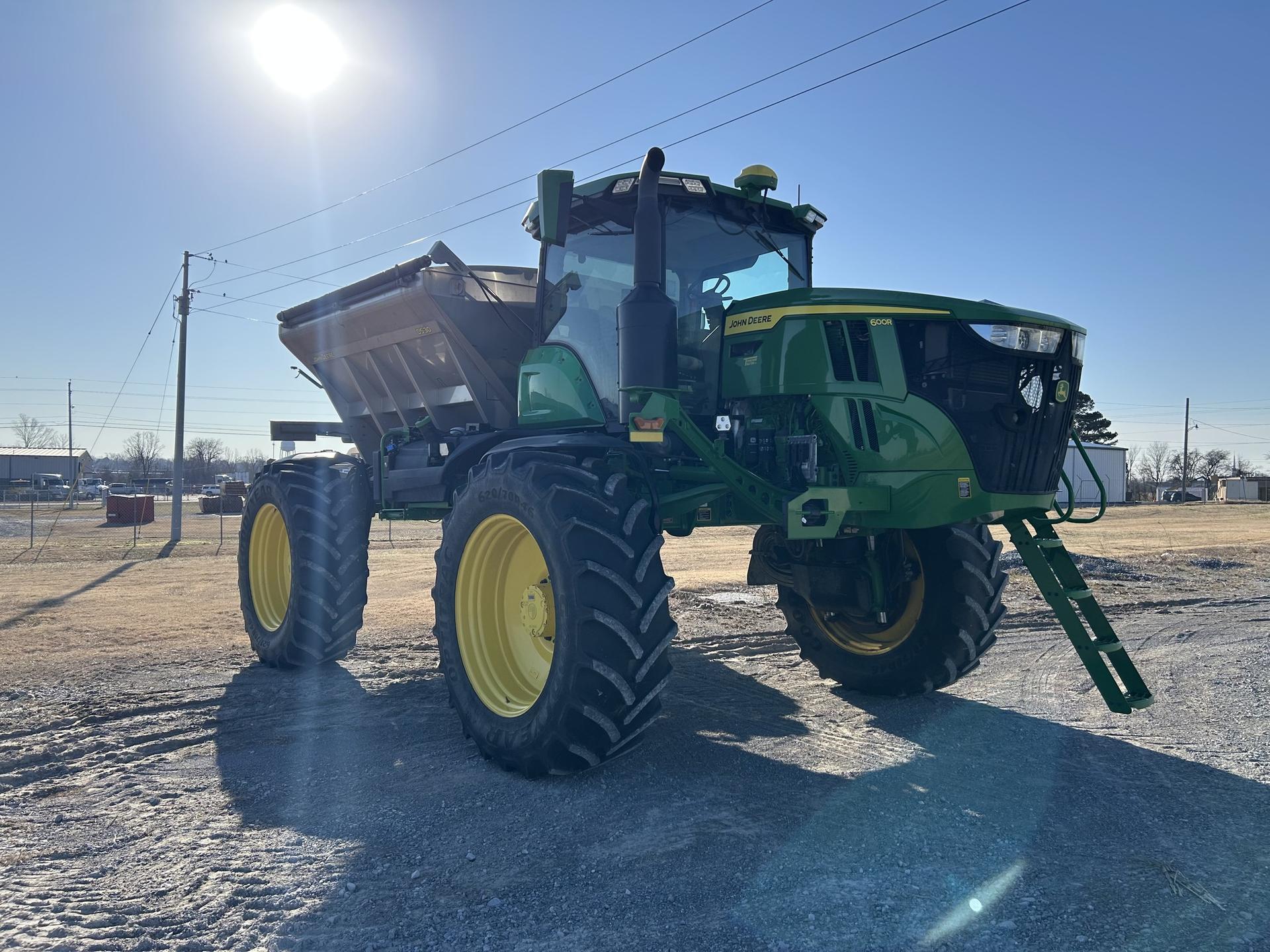 2022 John Deere 600R Image