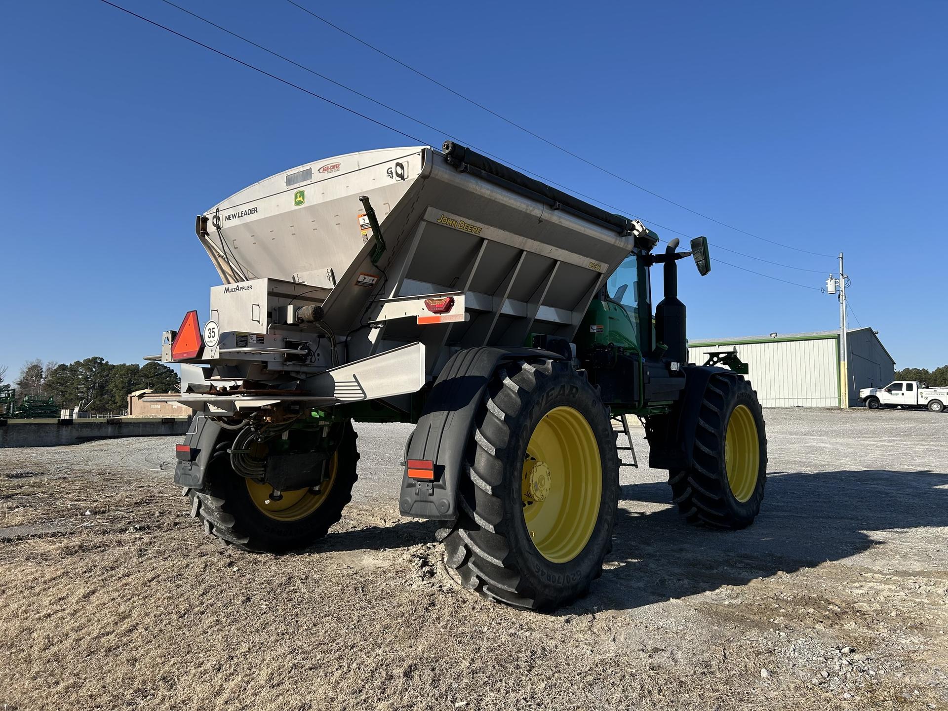 2022 John Deere 600R Image