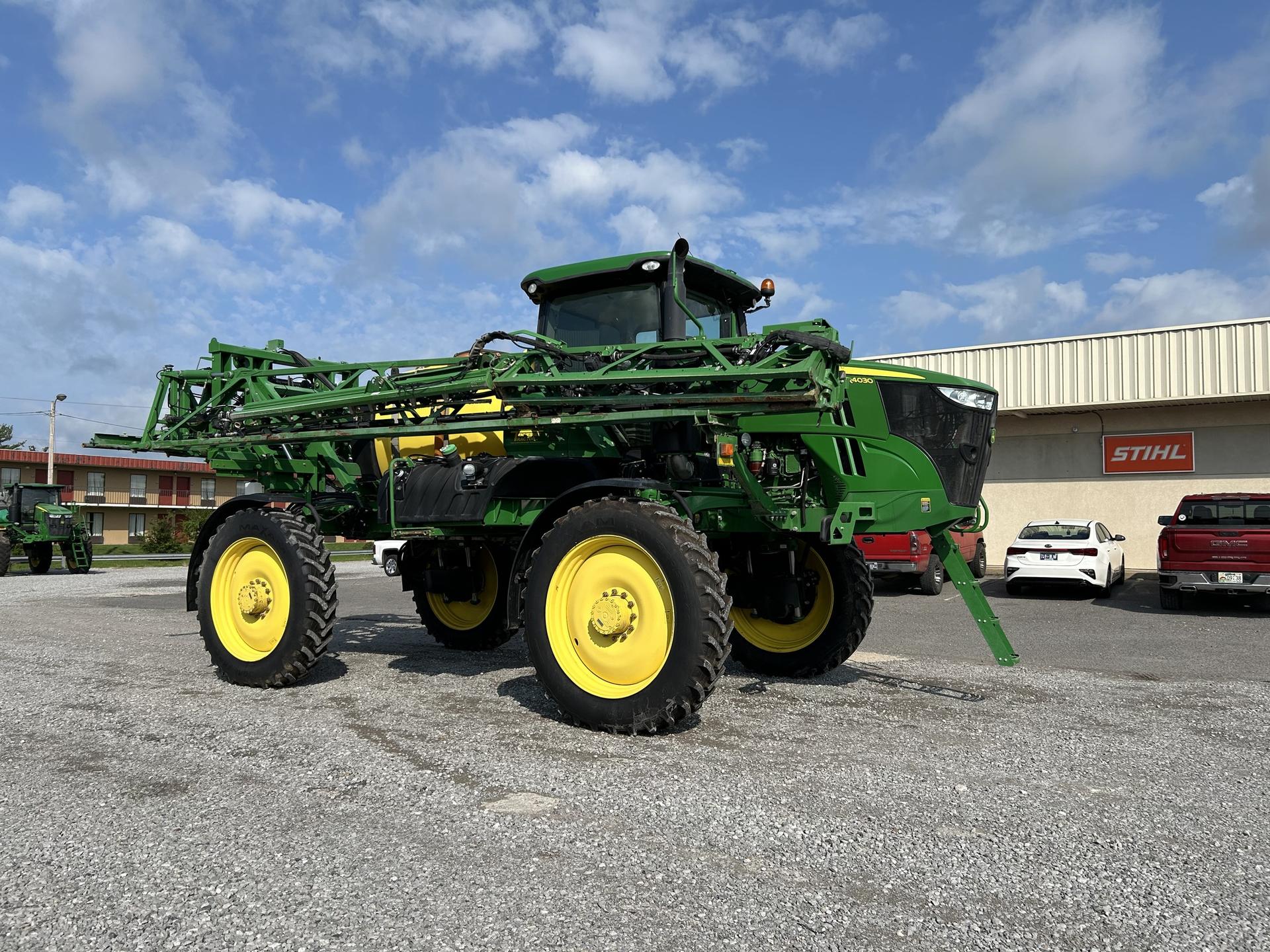 2014 John Deere R4030