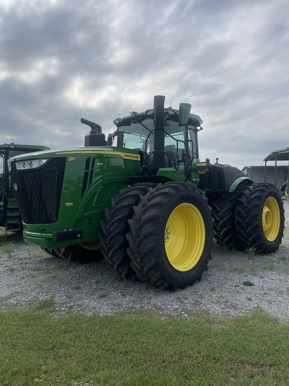 2022 John Deere 9R 440