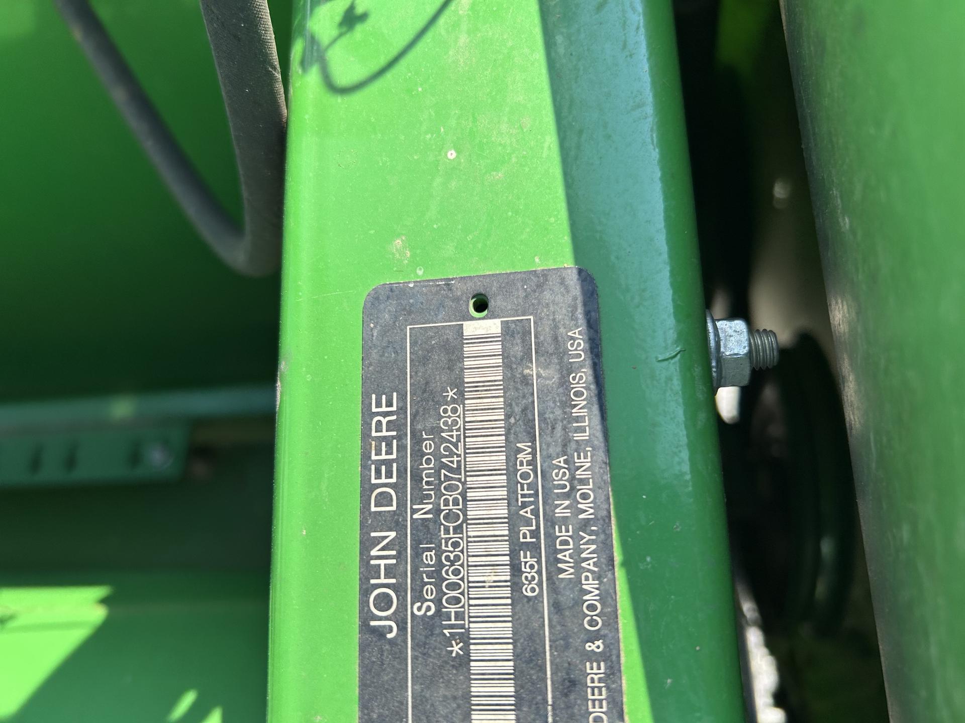 2011 John Deere 635F