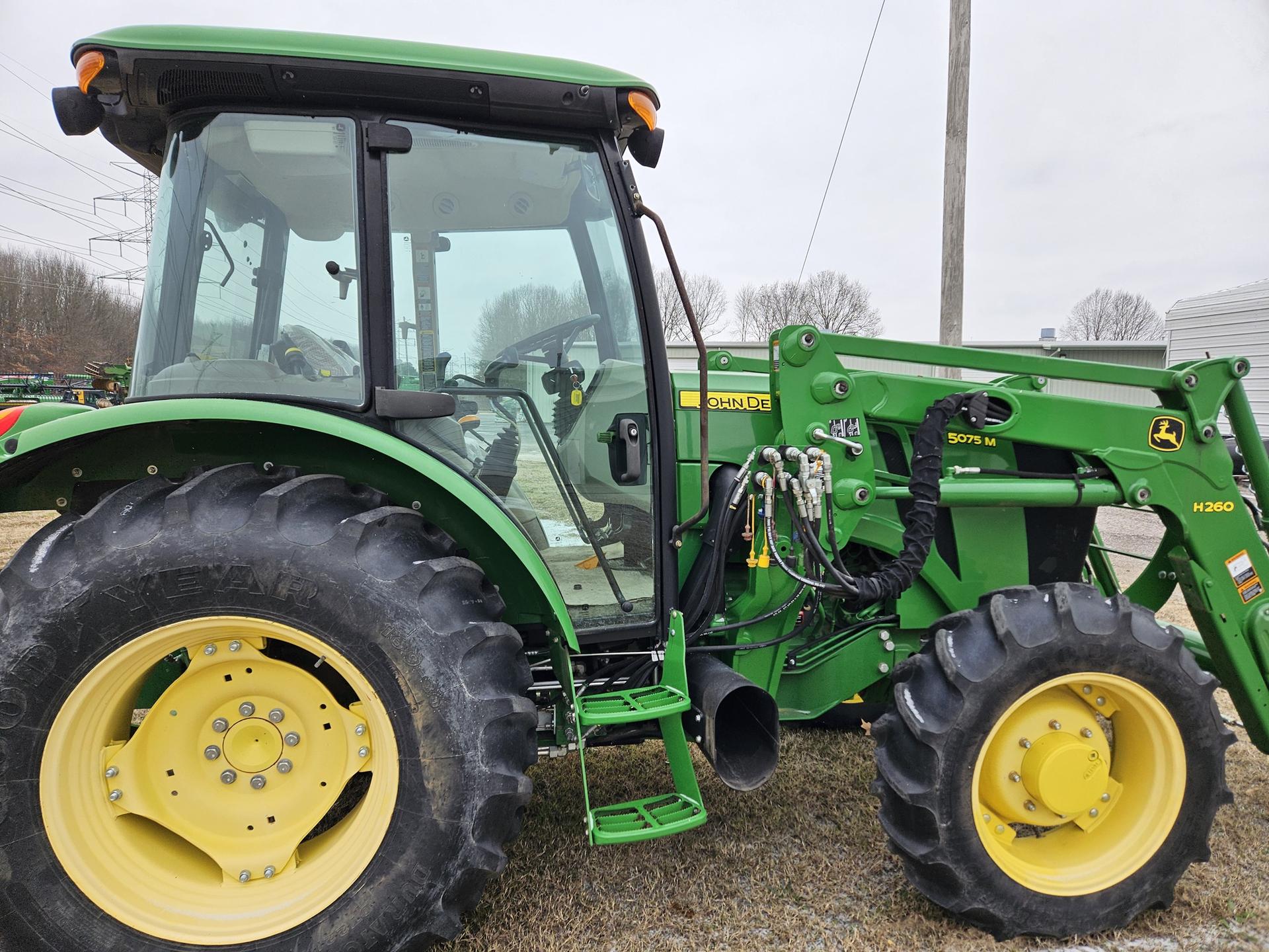 2015 John Deere 5075M Image