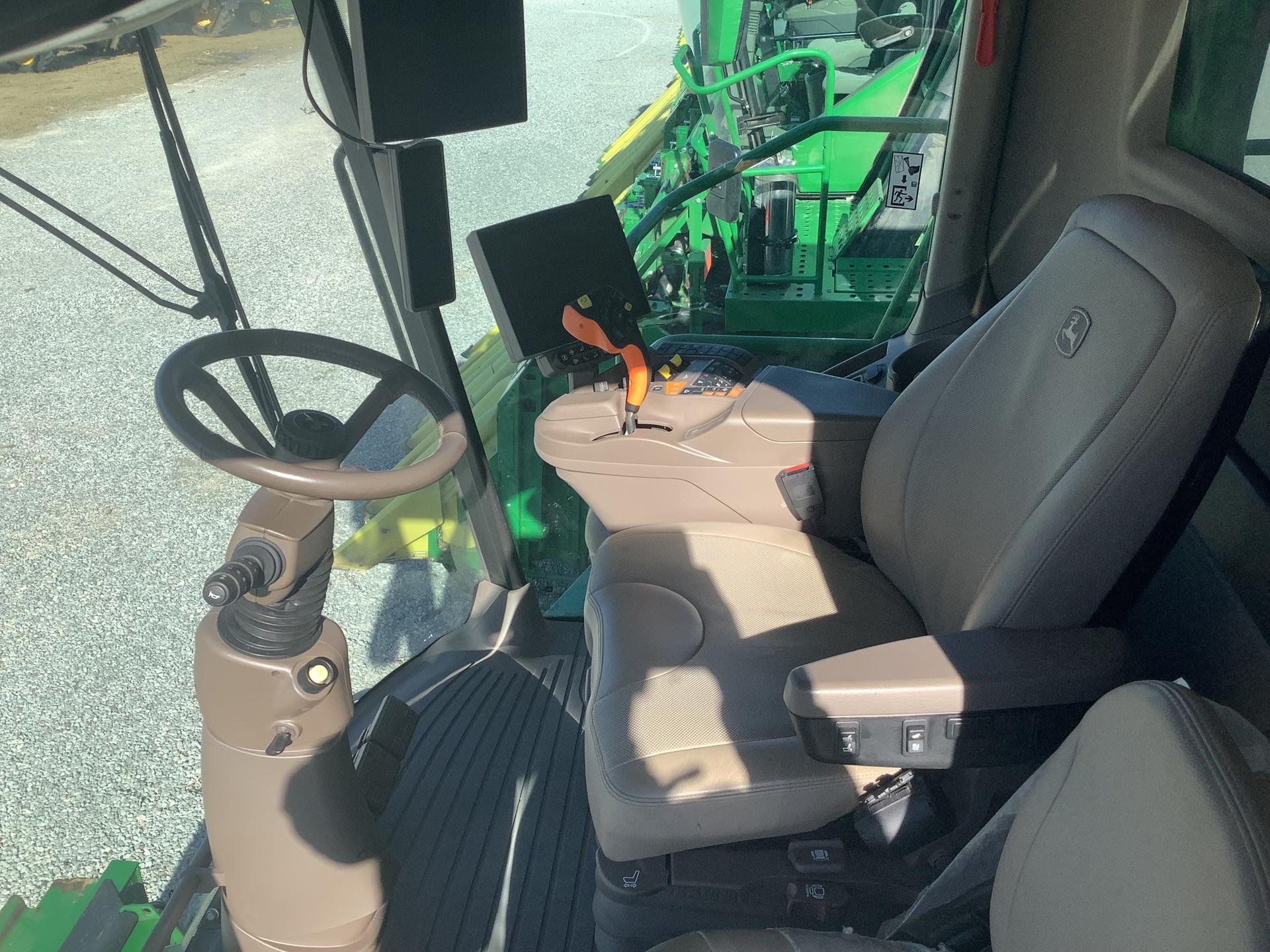 2020 John Deere S780 Image