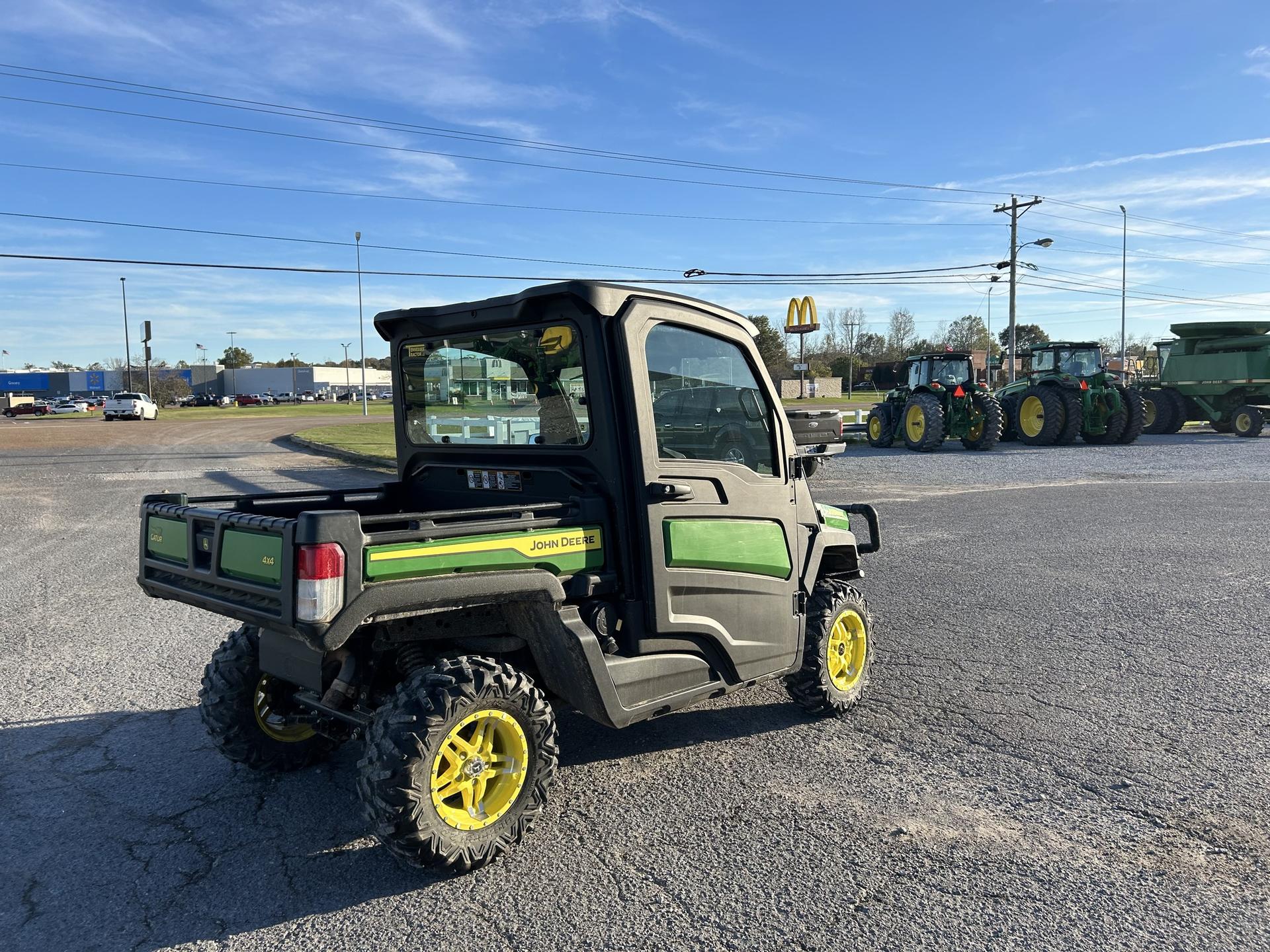 2023 John Deere XUV835M