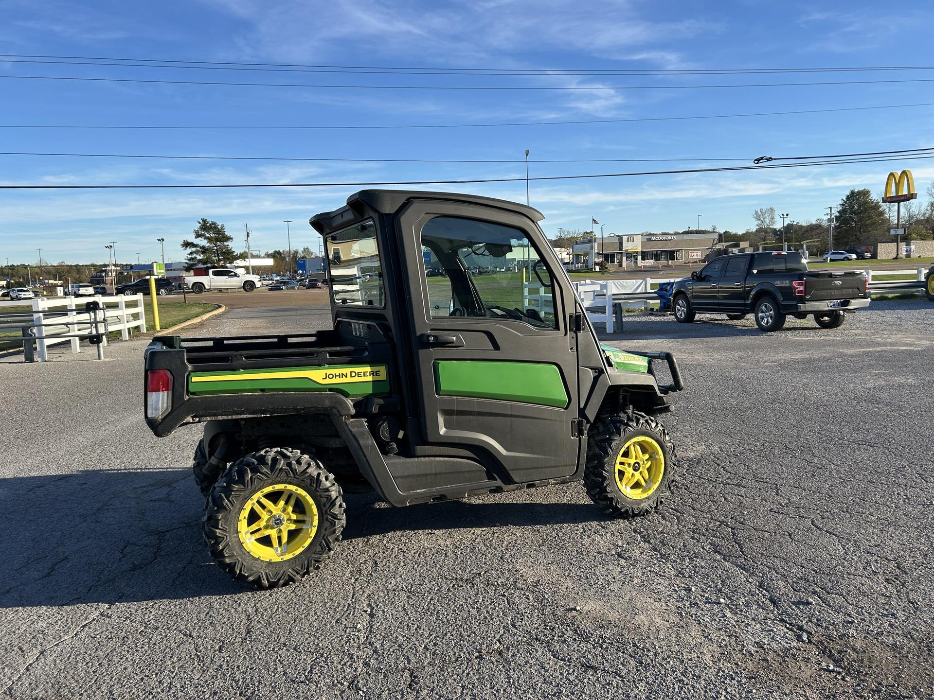 2023 John Deere XUV835M