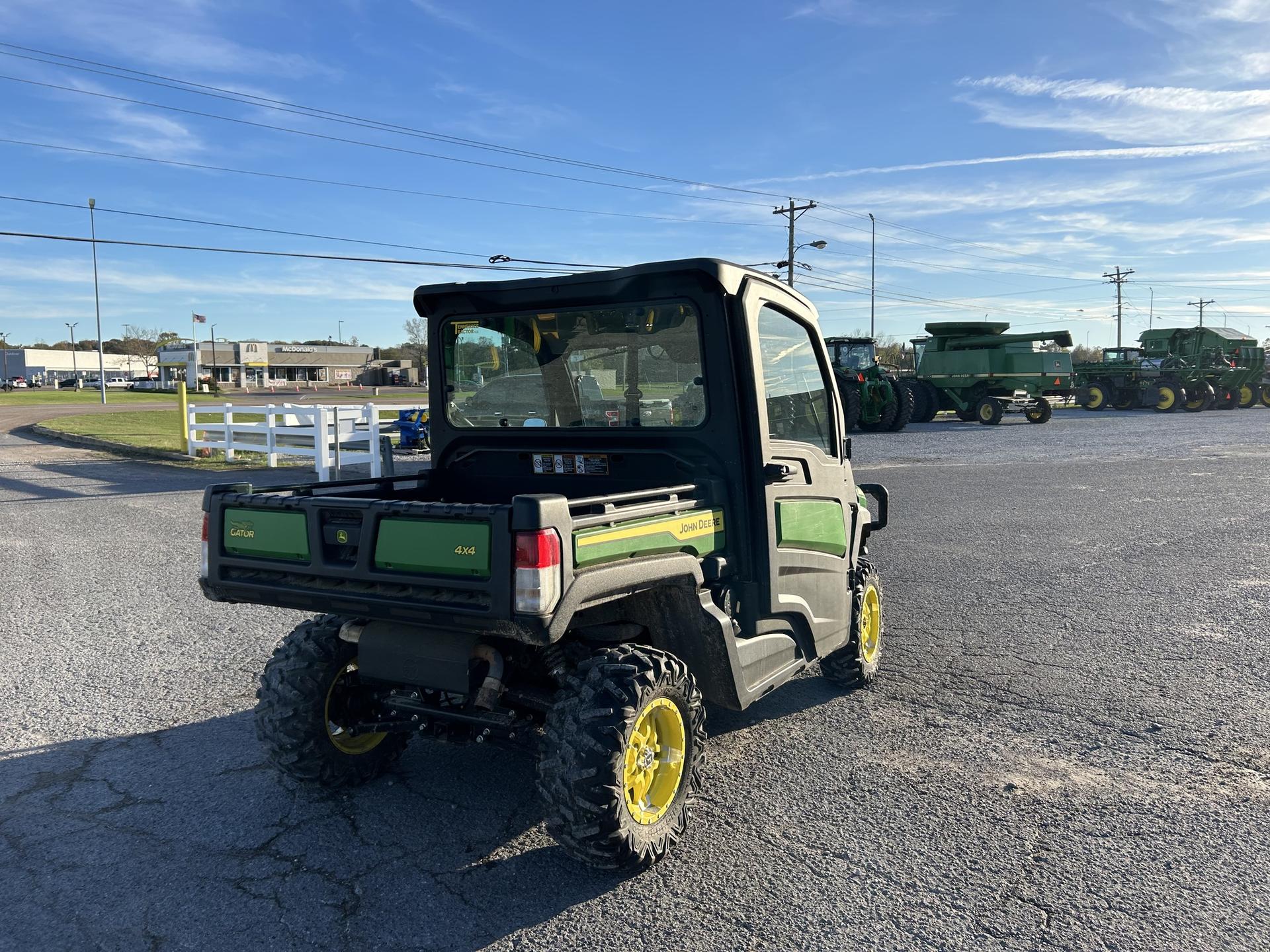 2023 John Deere XUV835M