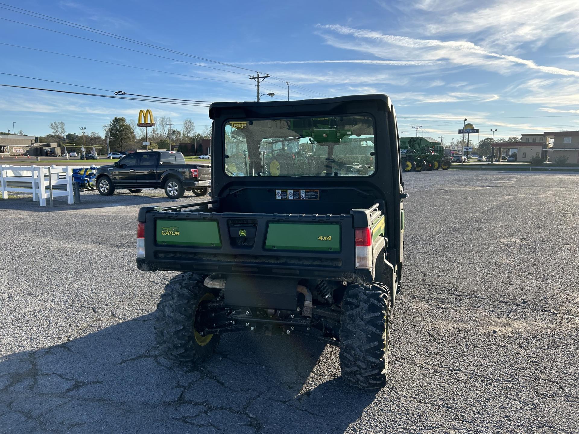 2023 John Deere XUV835M