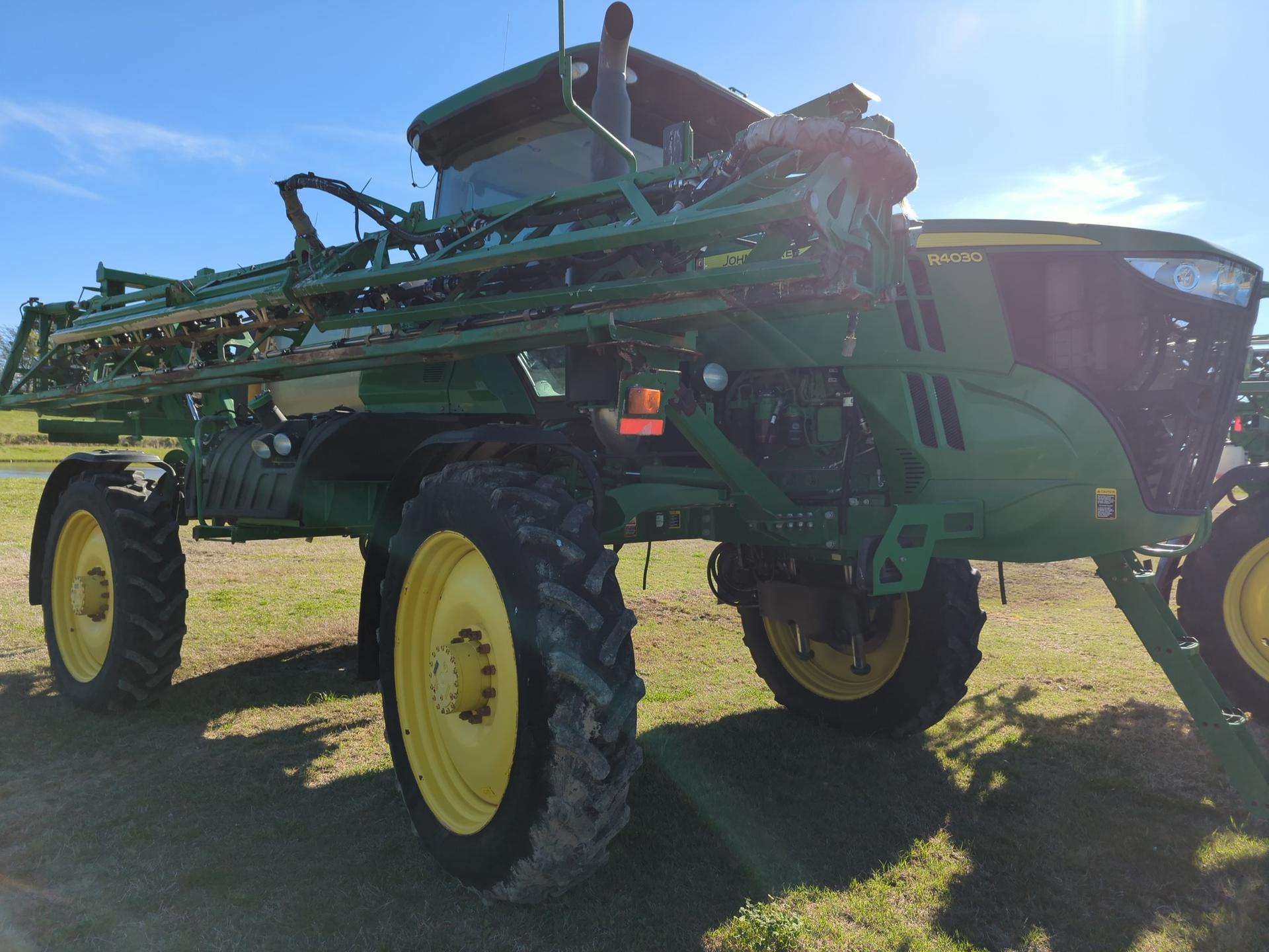 2014 John Deere R4030