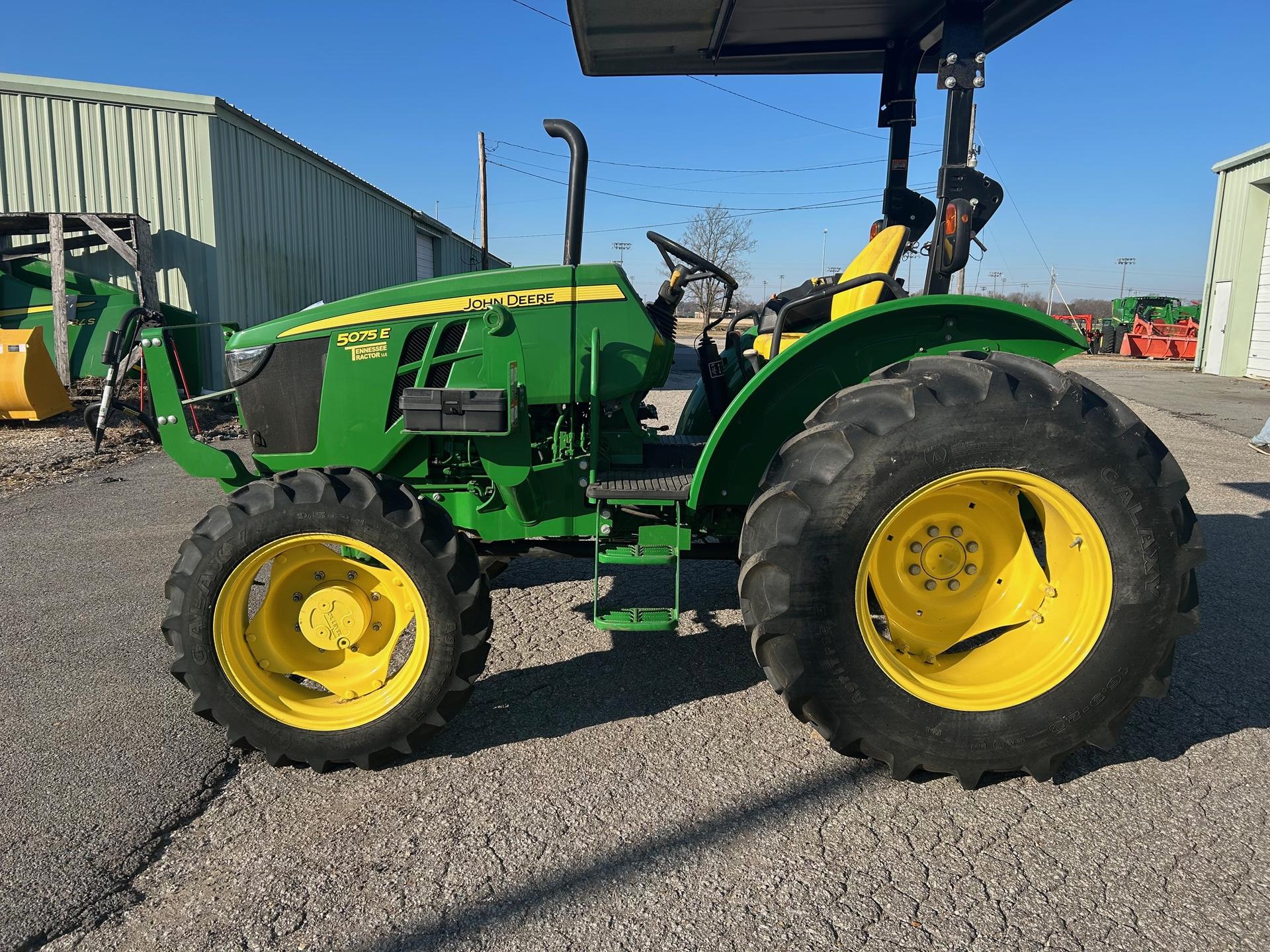 2021 John Deere 5075E Image