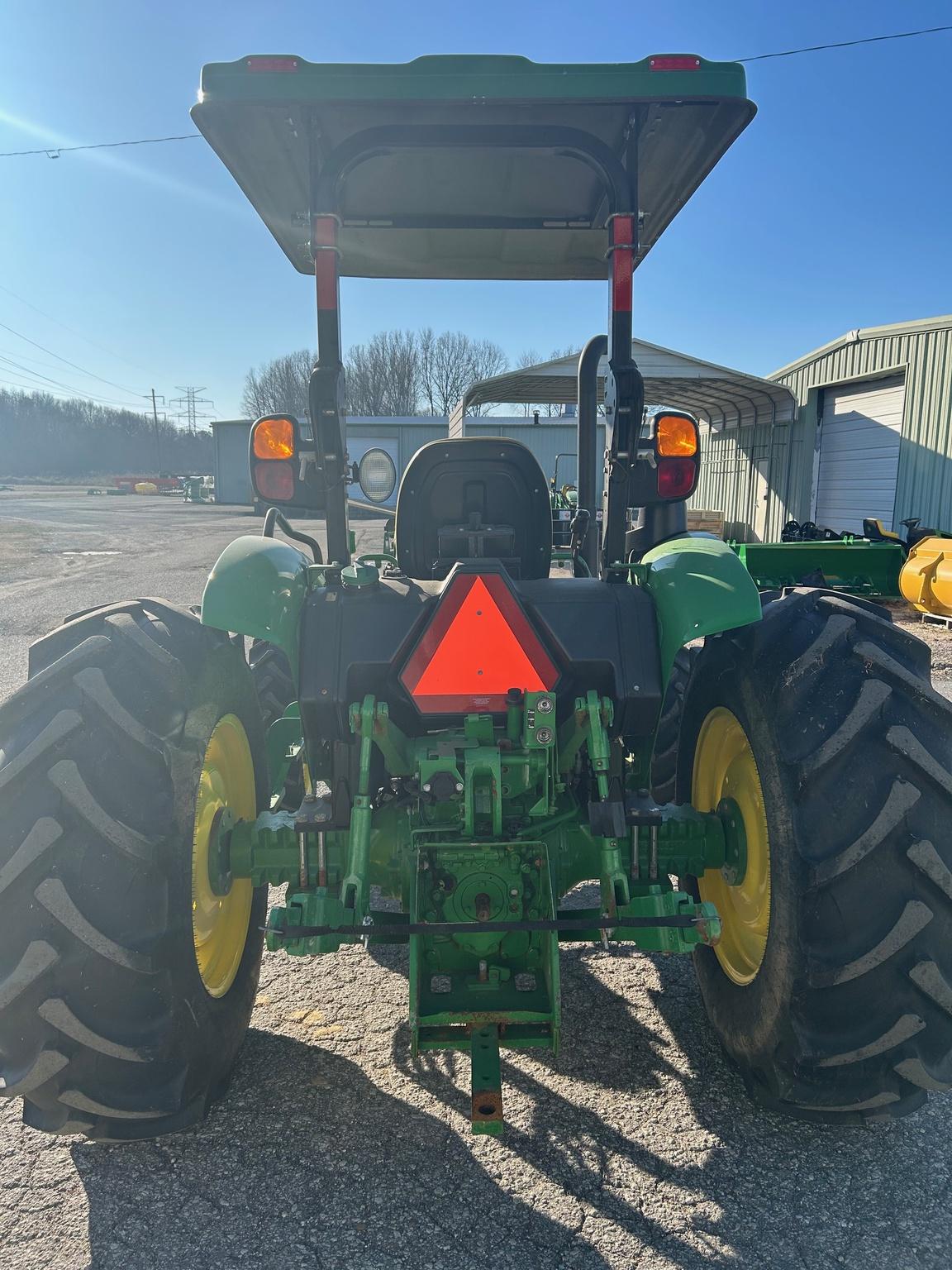 2021 John Deere 5075E Image