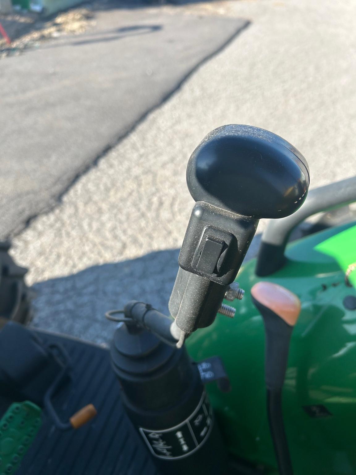 2021 John Deere 5075E Image