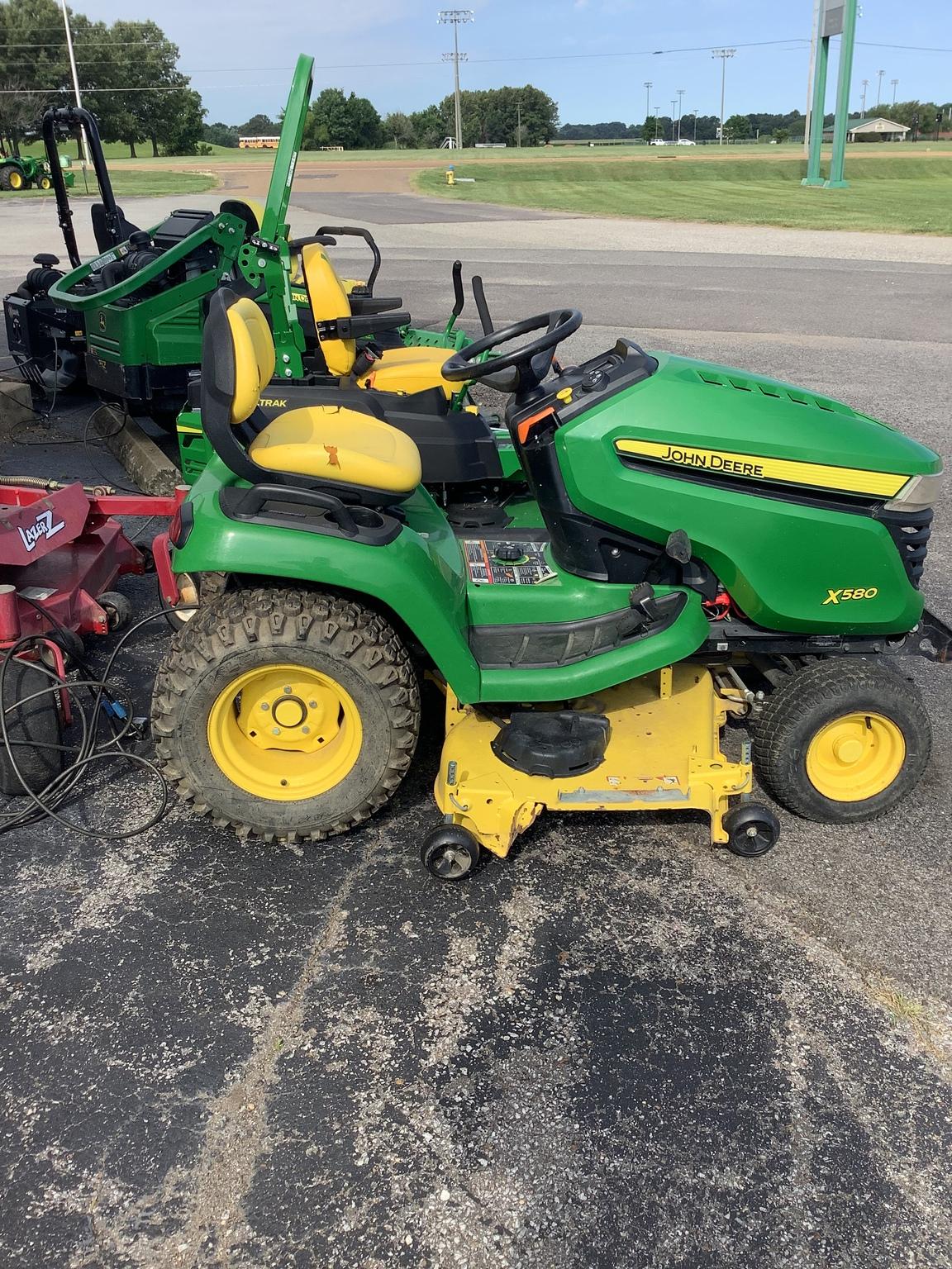 2017 John Deere X580