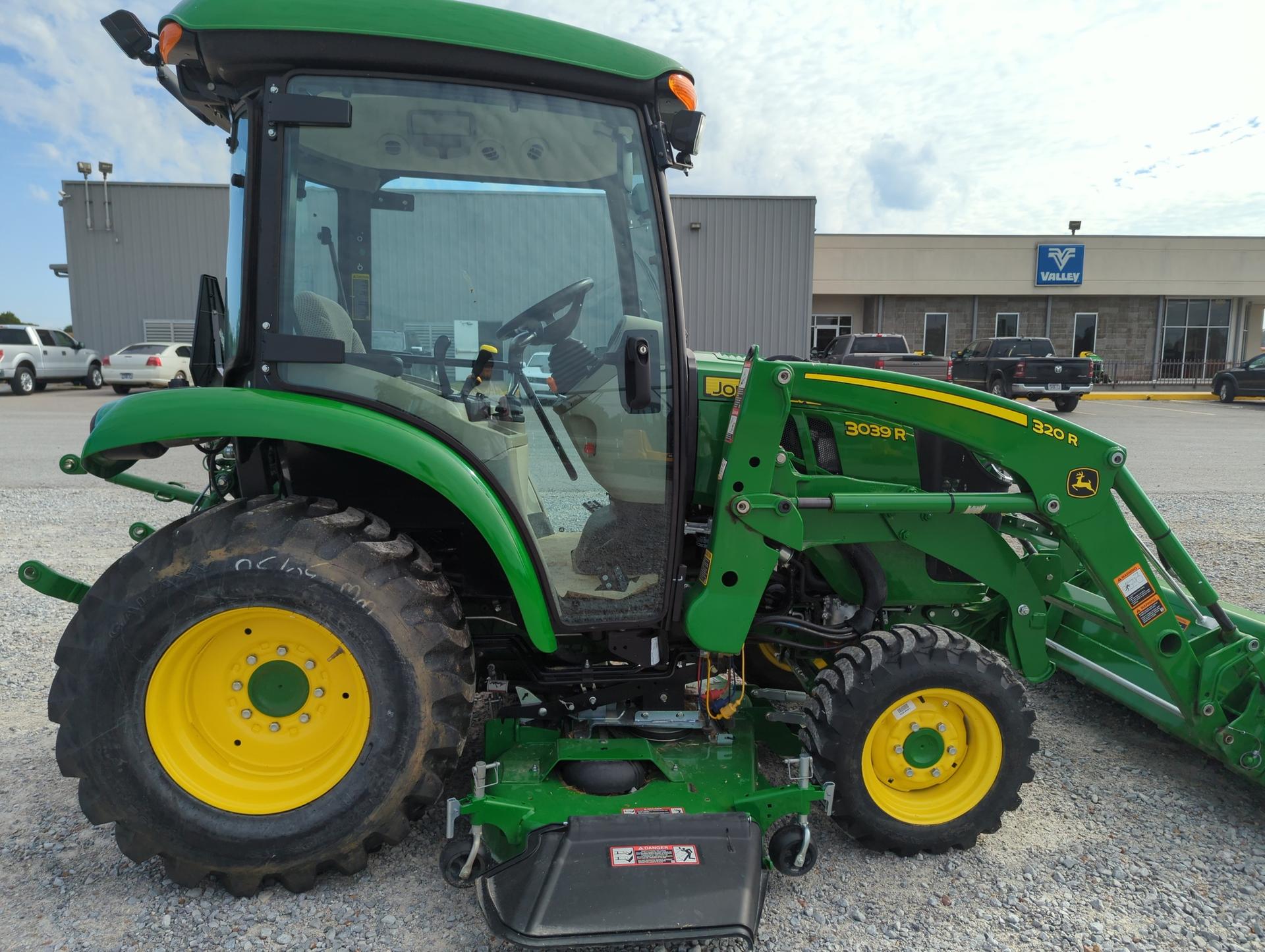 2023 John Deere 3039R