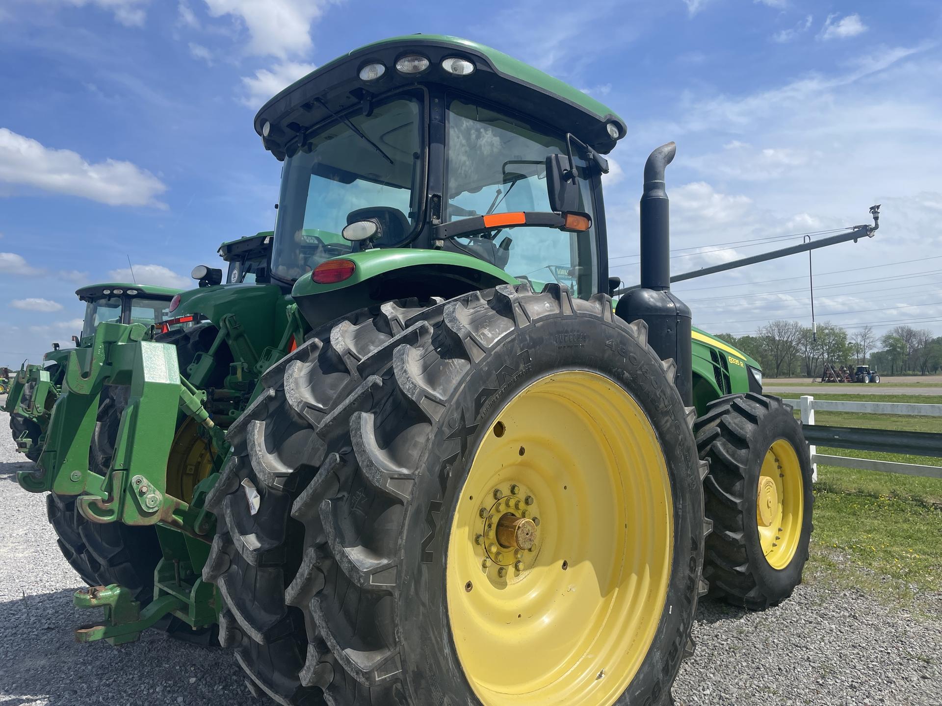 2011 John Deere 8335R