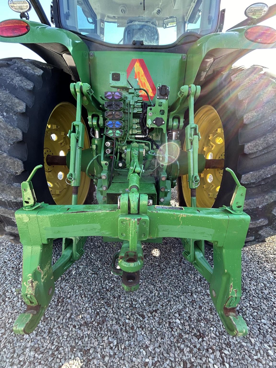 2017 John Deere 8245R