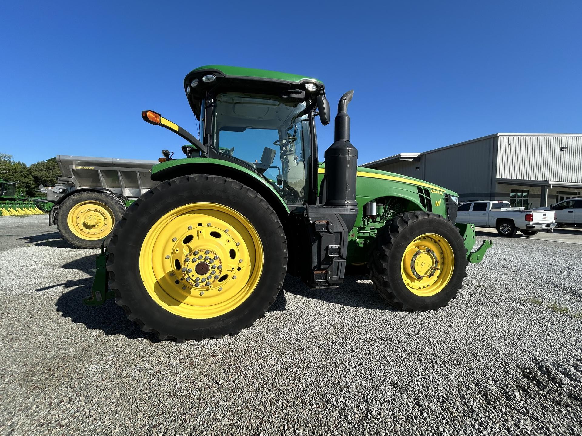 2017 John Deere 8245R