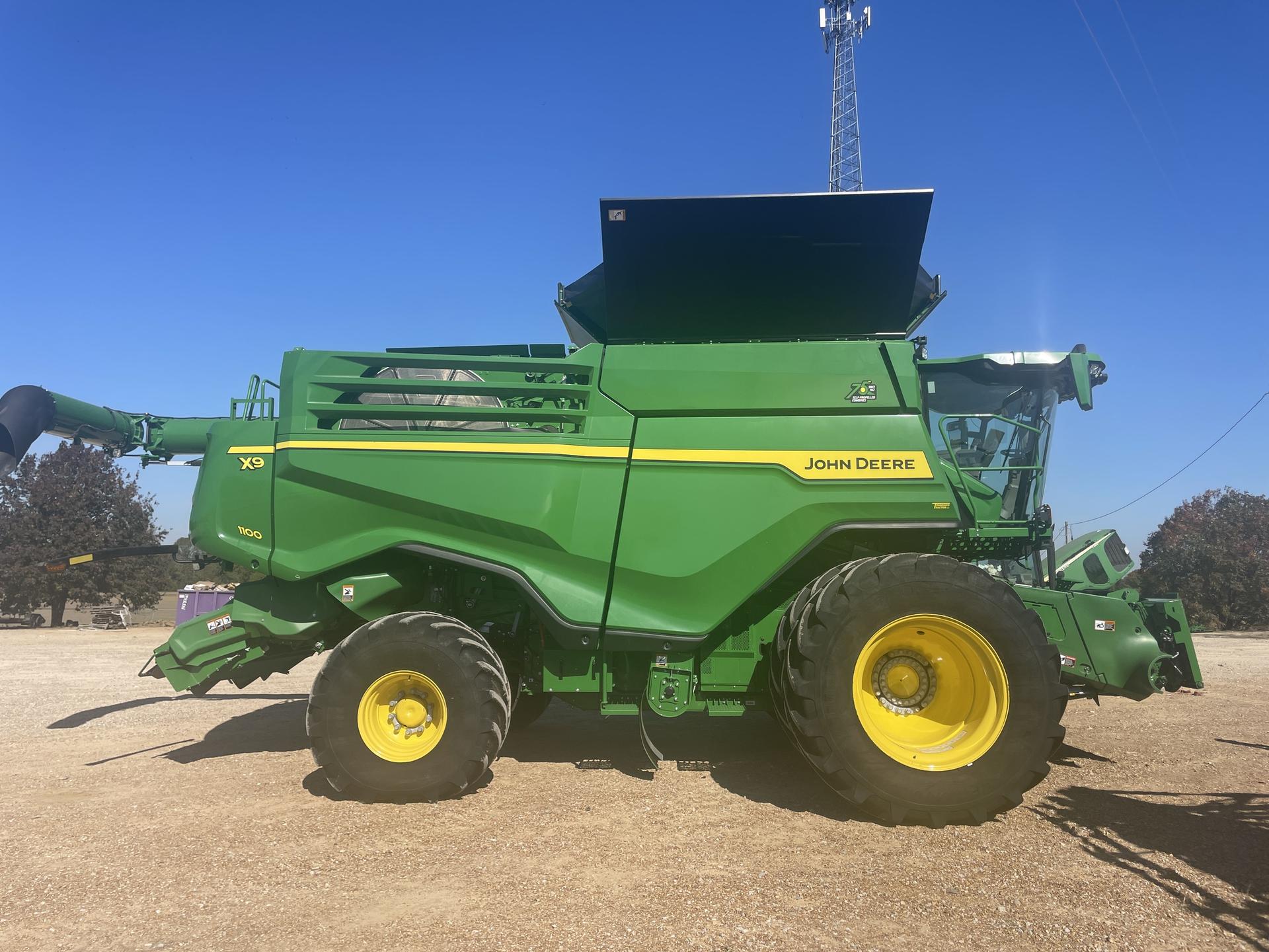 2023 John Deere X9 1100