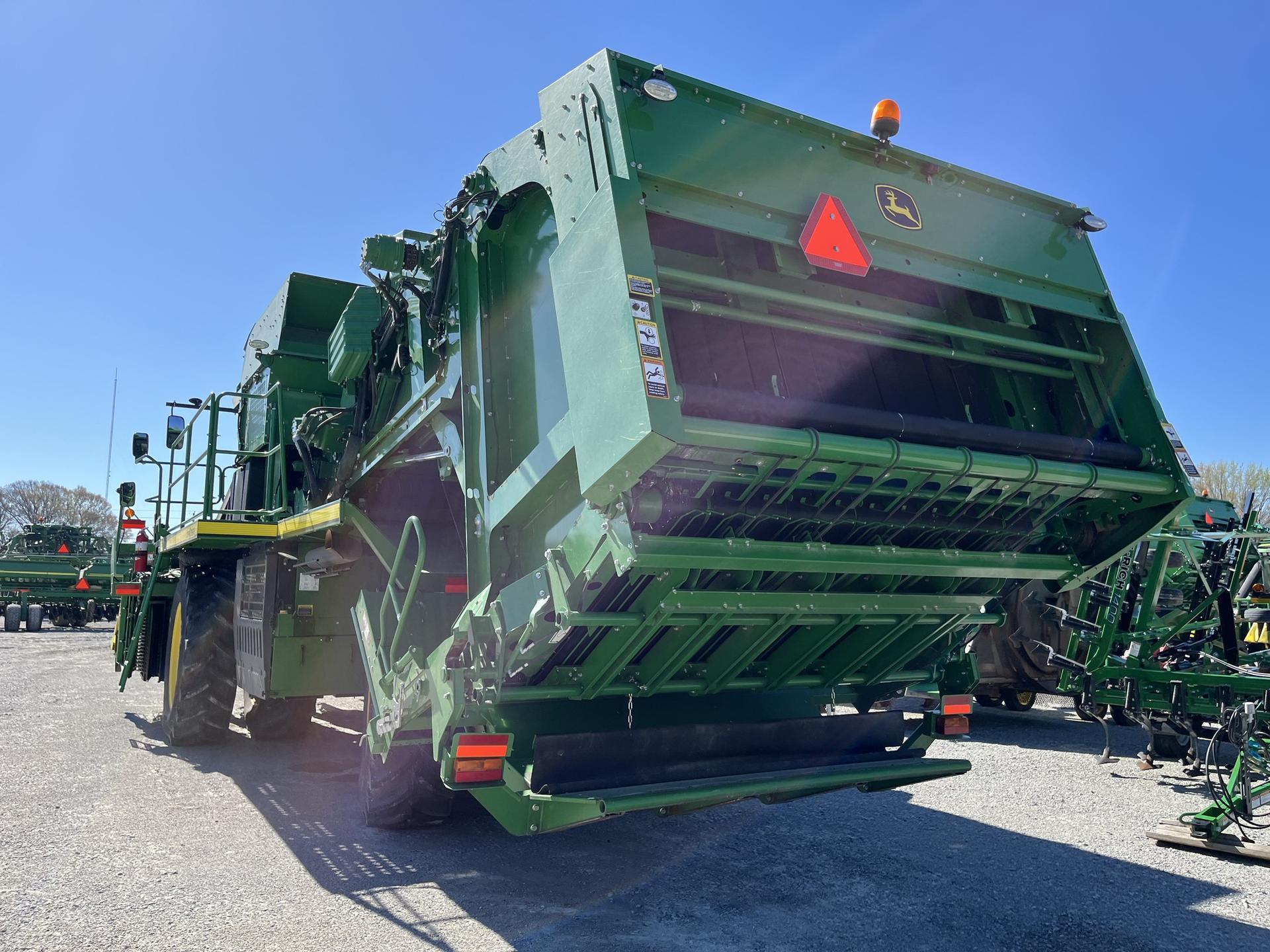 2018 John Deere CP690