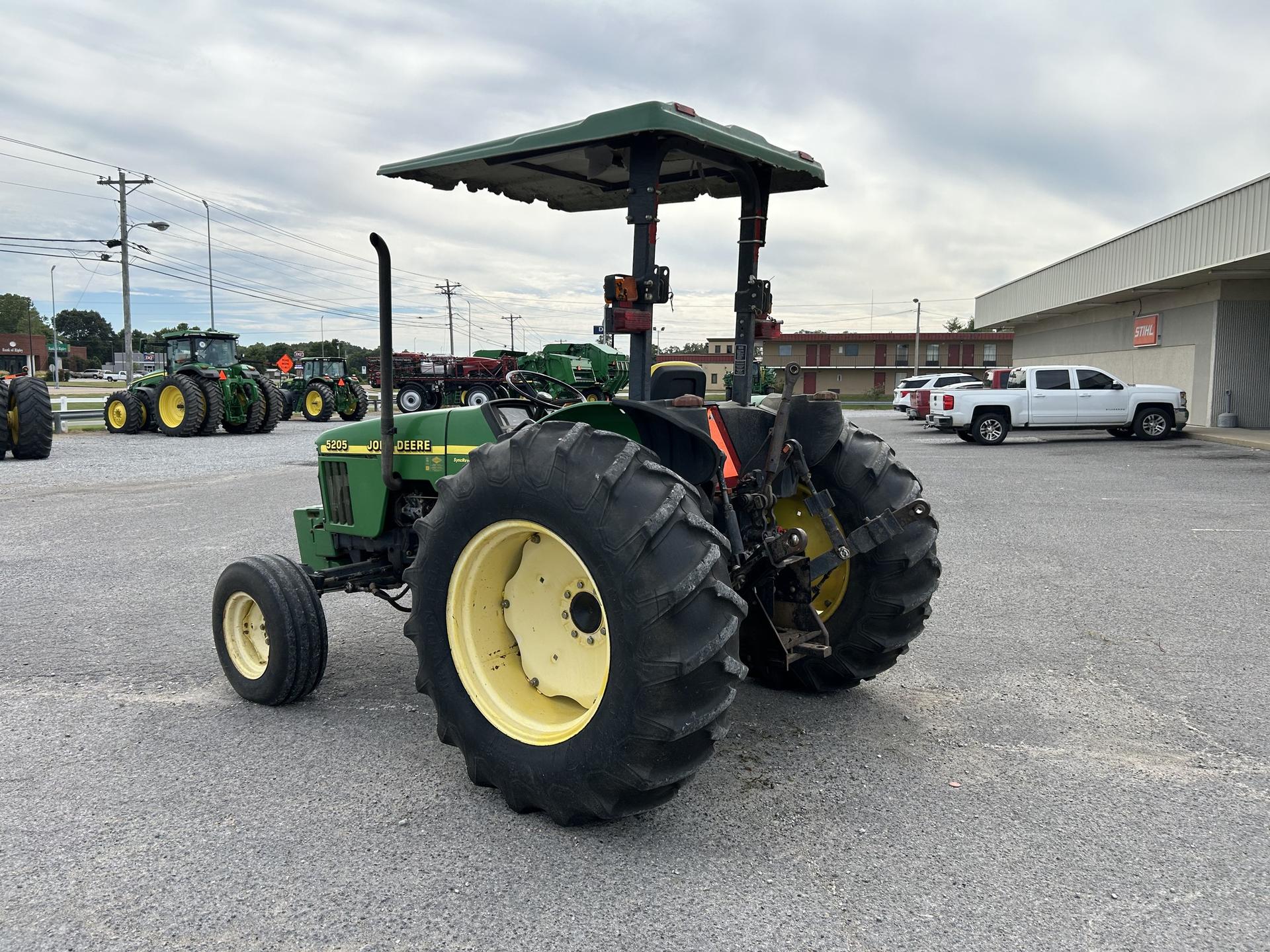 2000 John Deere 5205