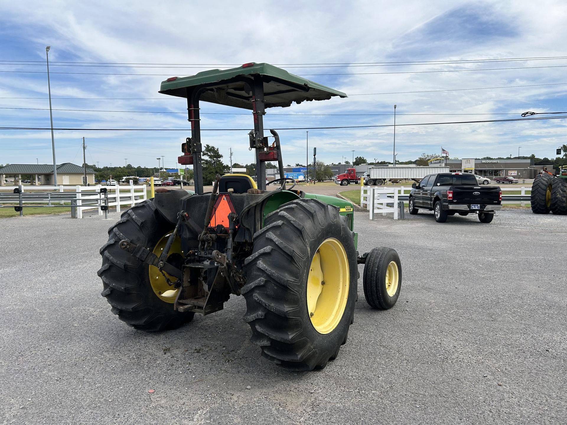 2000 John Deere 5205