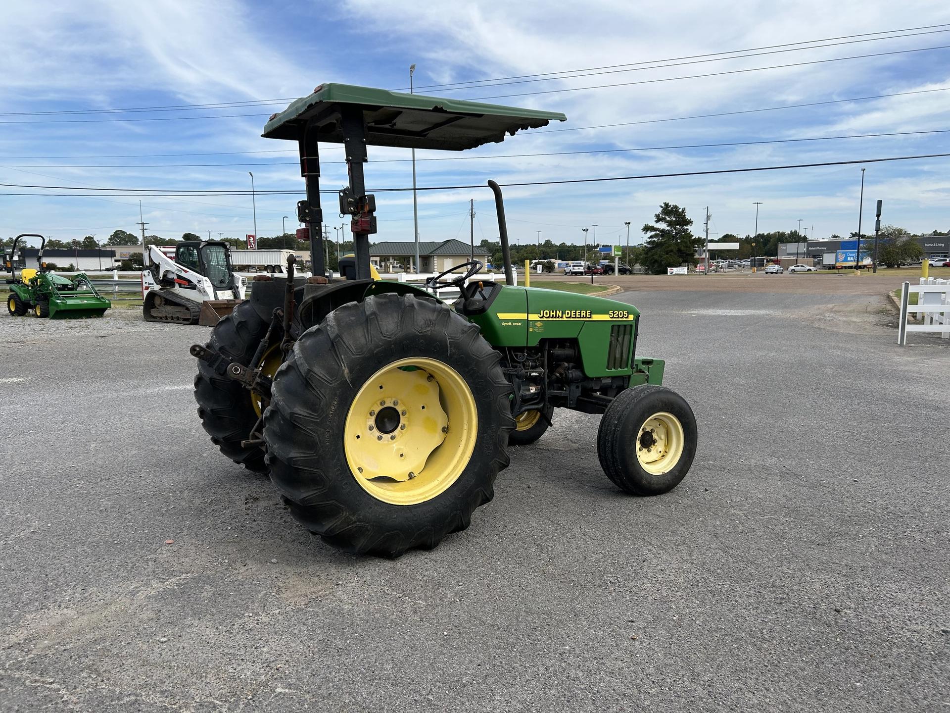 2000 John Deere 5205