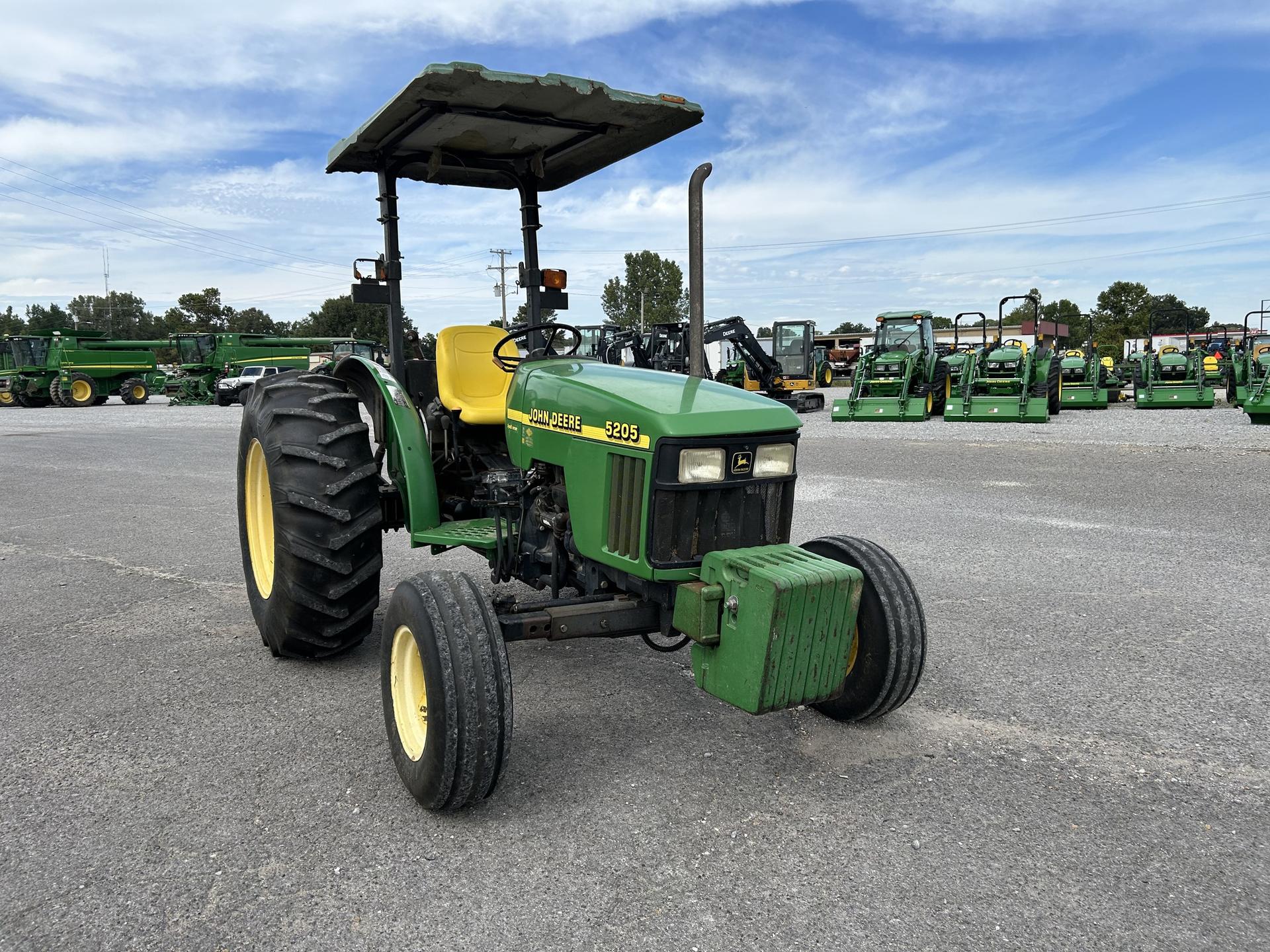 2000 John Deere 5205