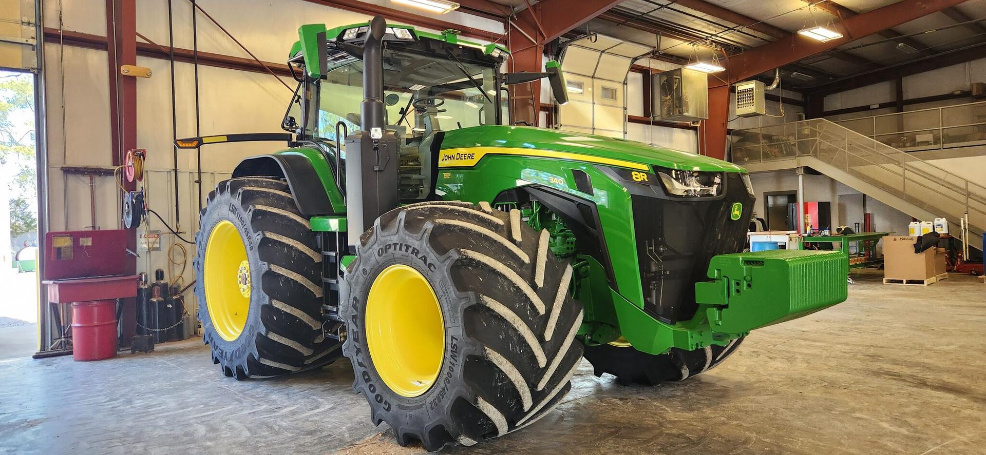 2022 John Deere 8R 340