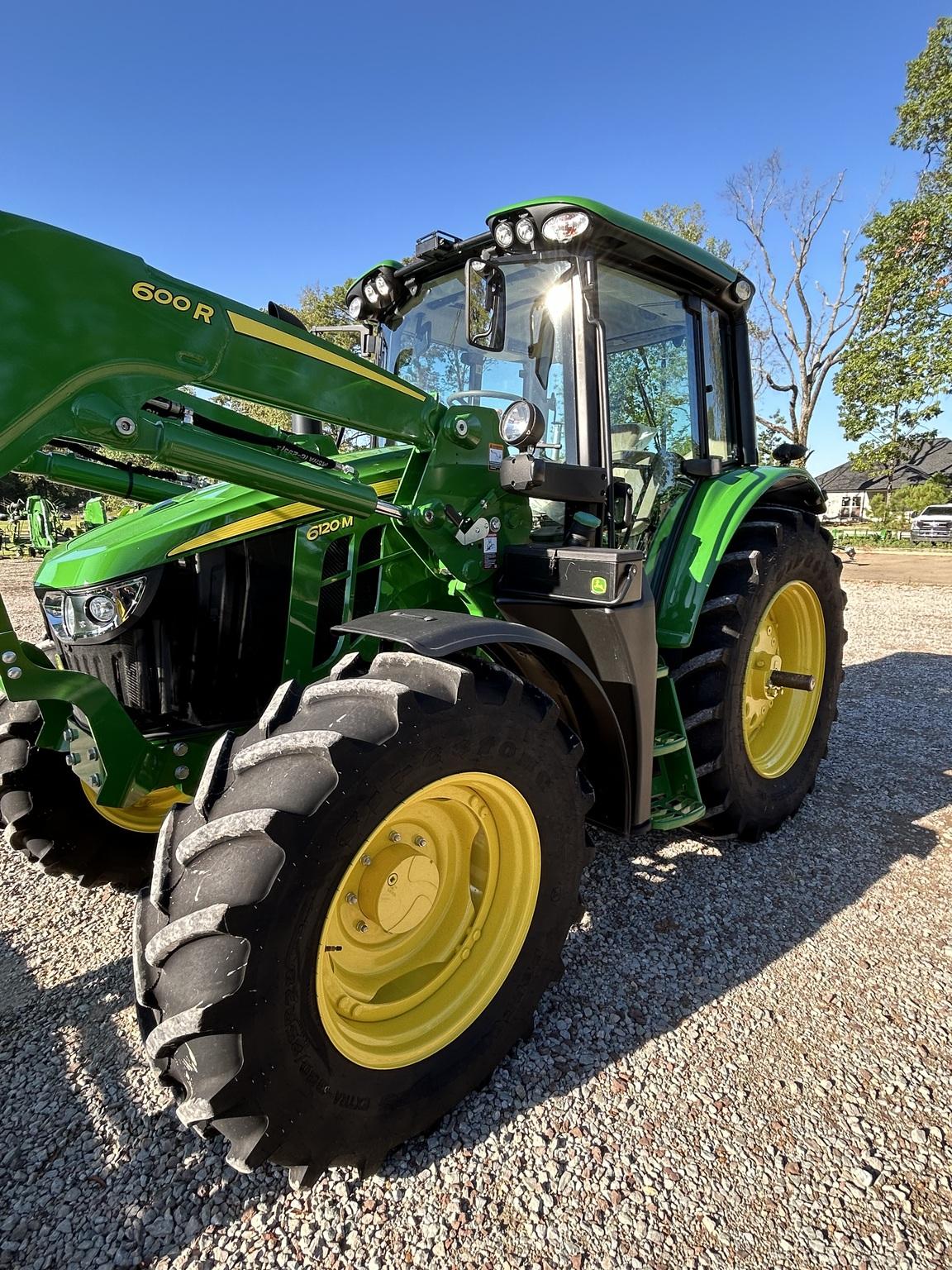 2023 John Deere 6120M